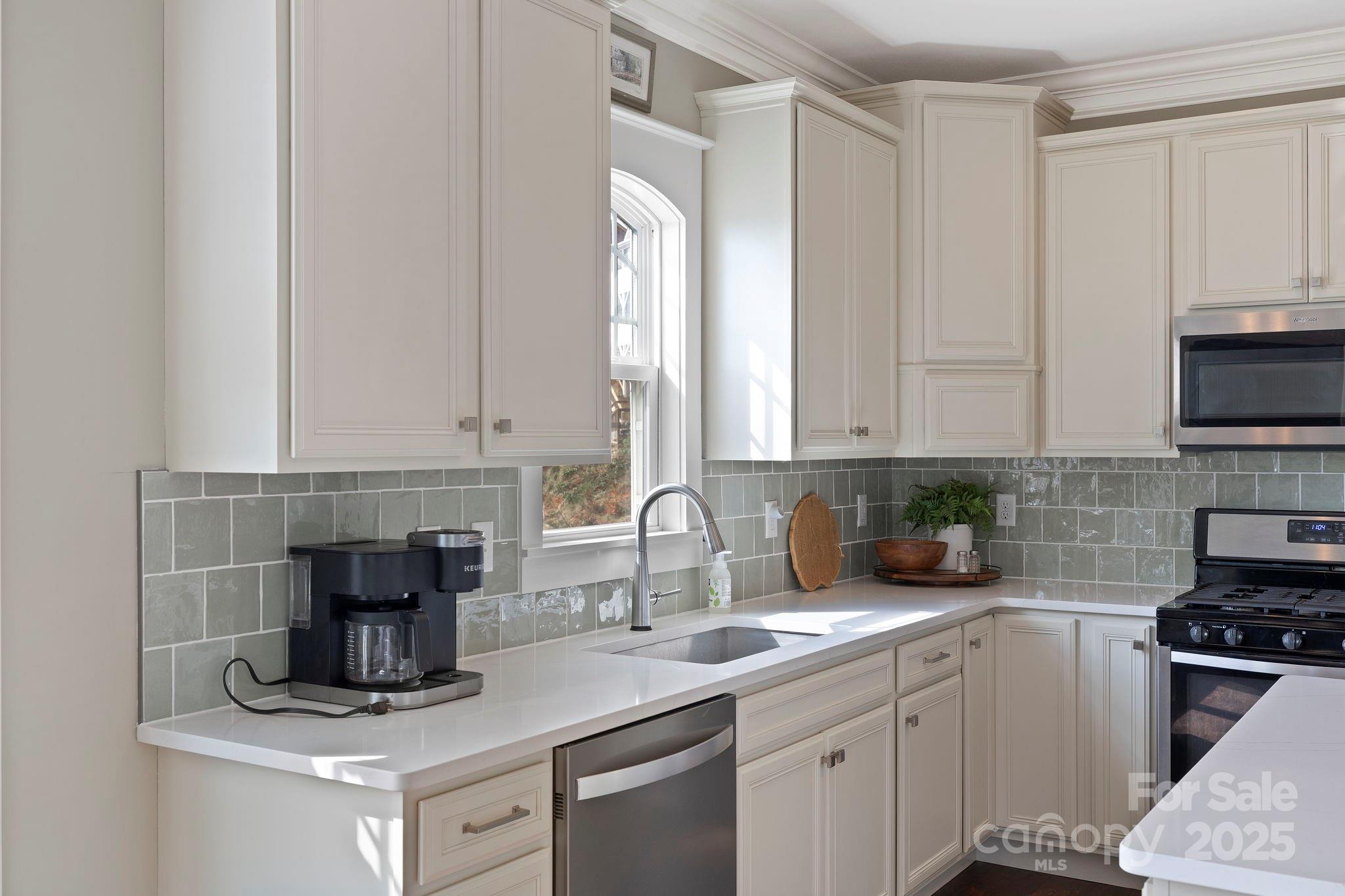 70 Tudor Way — Black Mountain