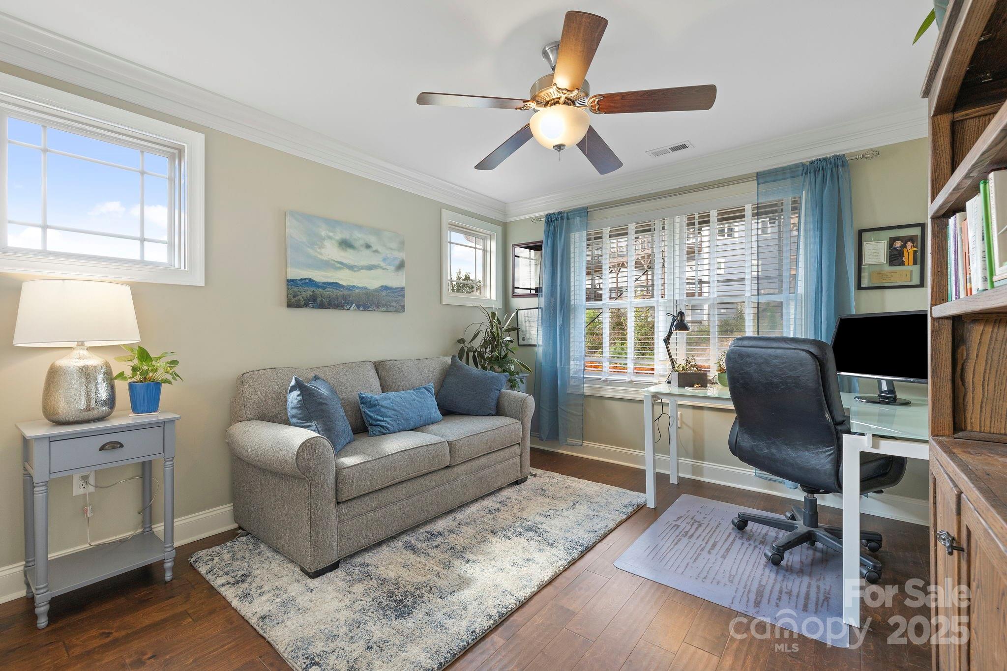 70 Tudor Way — Black Mountain