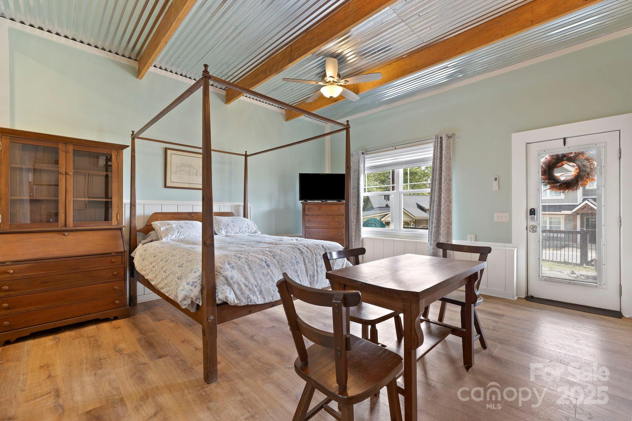 70 Tudor Way — Black Mountain