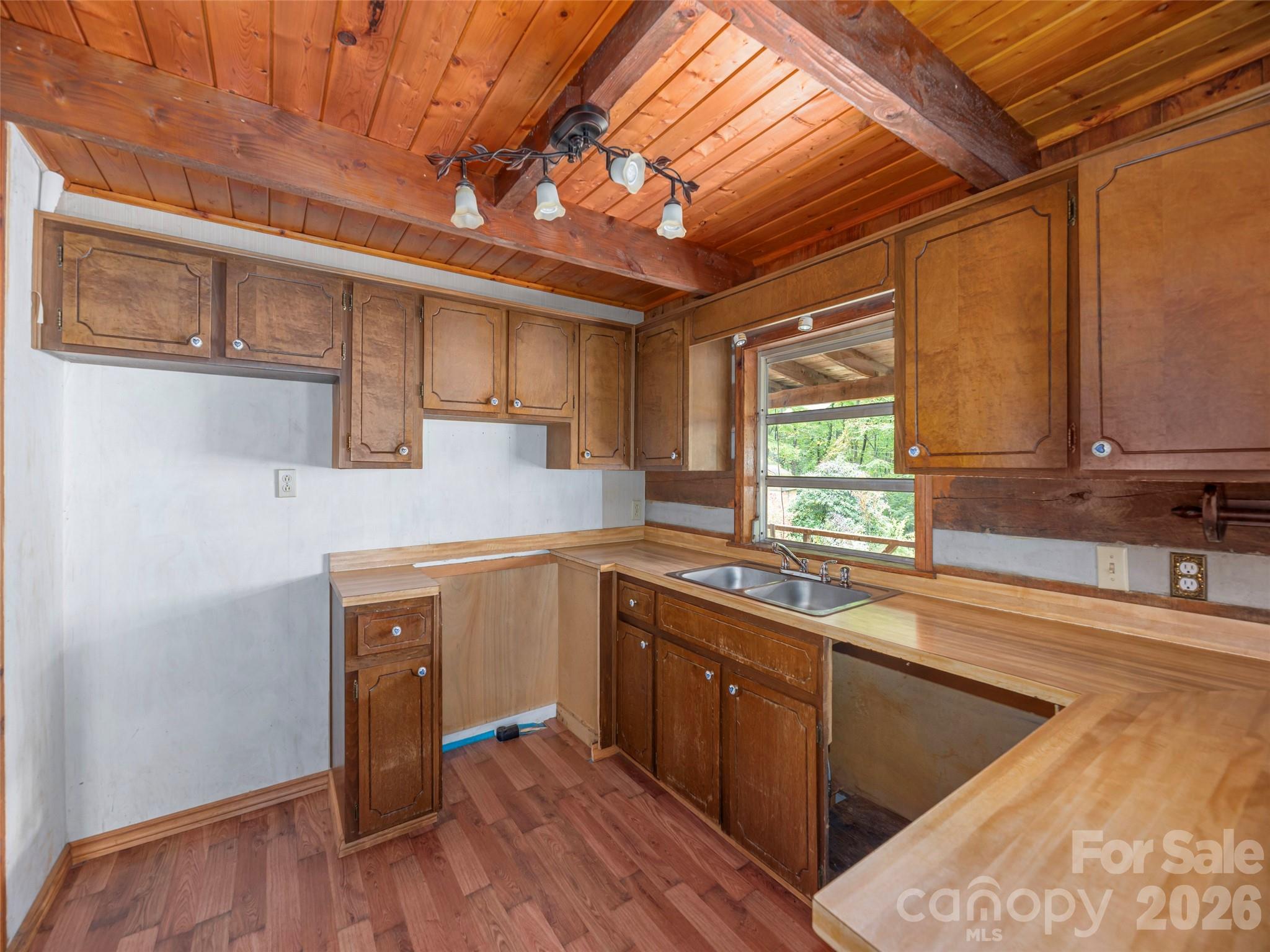 775 Chambers Cove Road — Canton