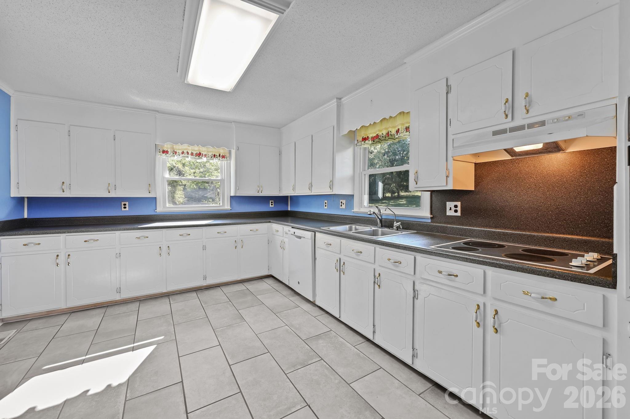 945 Alvin Hough Road — Midland