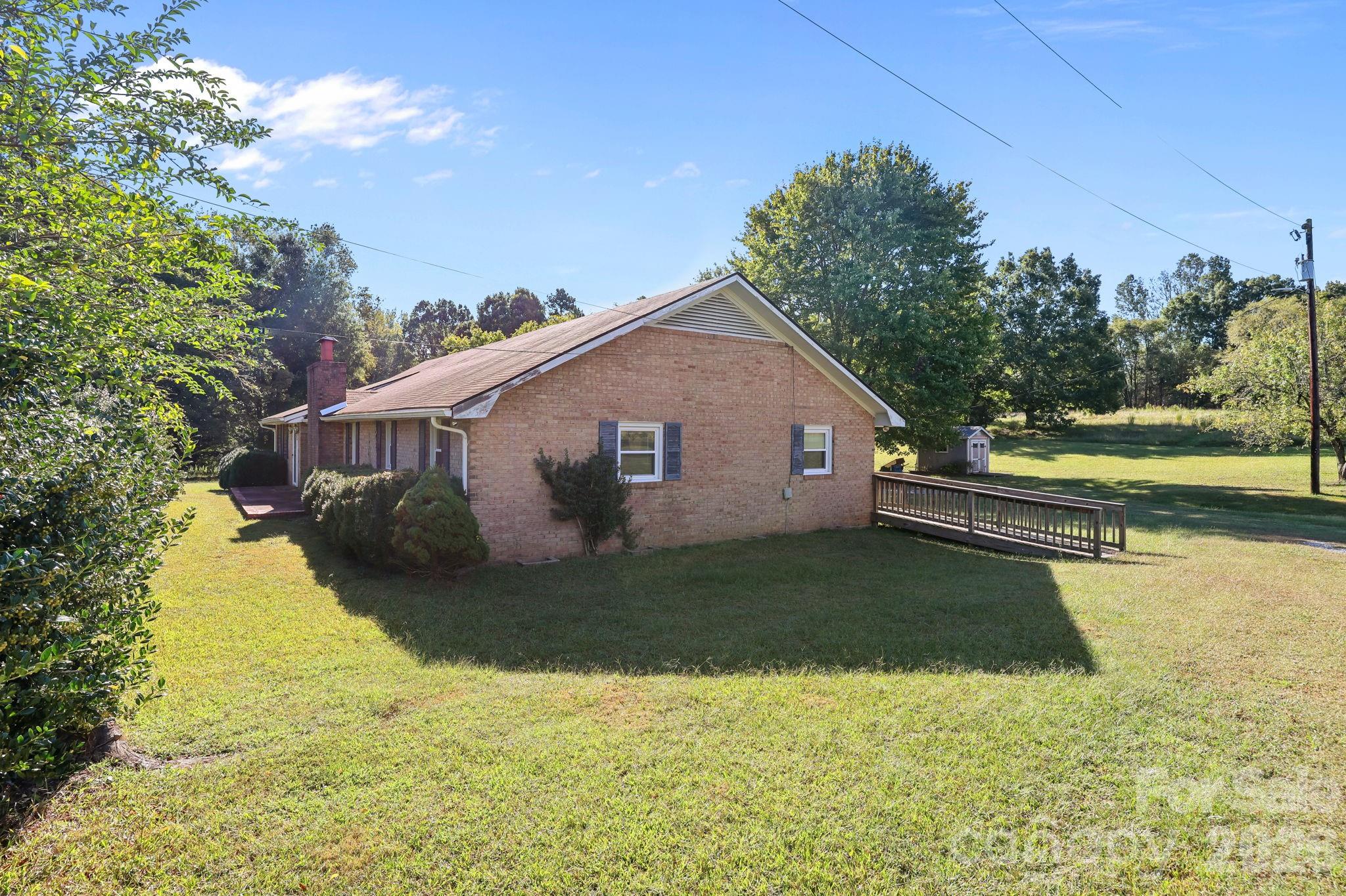 945 Alvin Hough Road — Midland