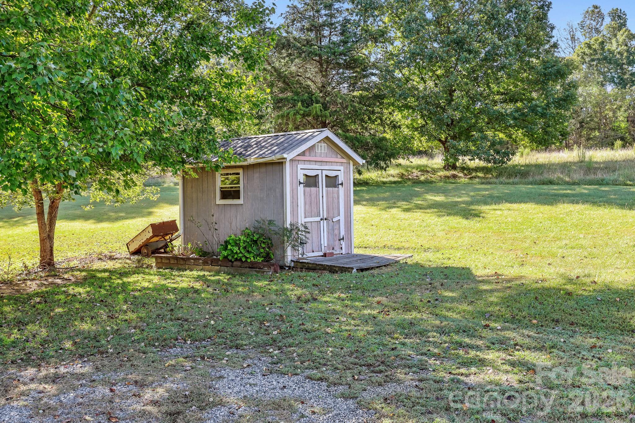 945 Alvin Hough Road — Midland