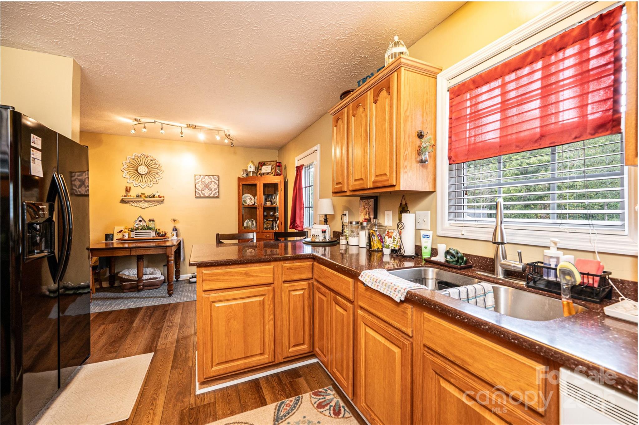 1324 39th Street SW — Hickory