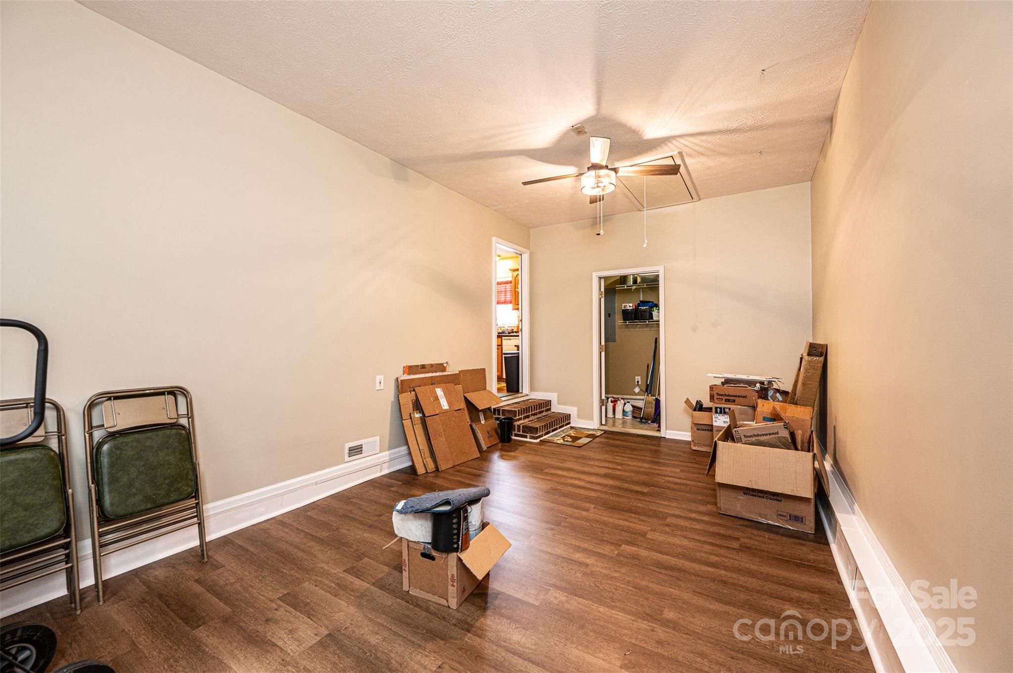 1324 39th Street SW — Hickory
