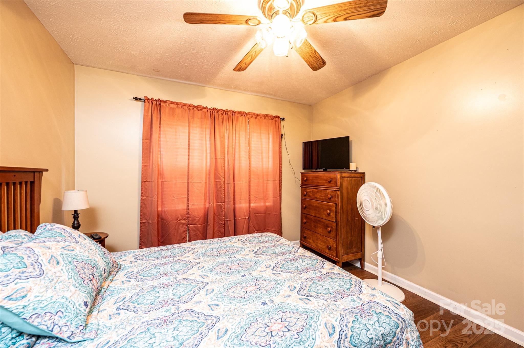 1324 39th Street SW — Hickory