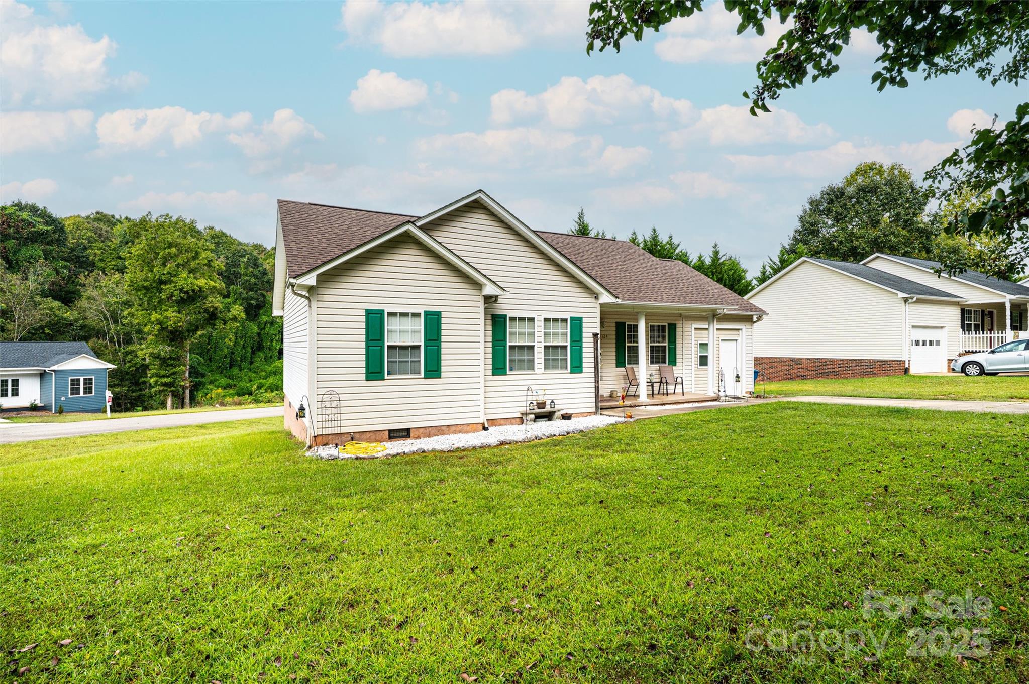1324 39th Street SW — Hickory