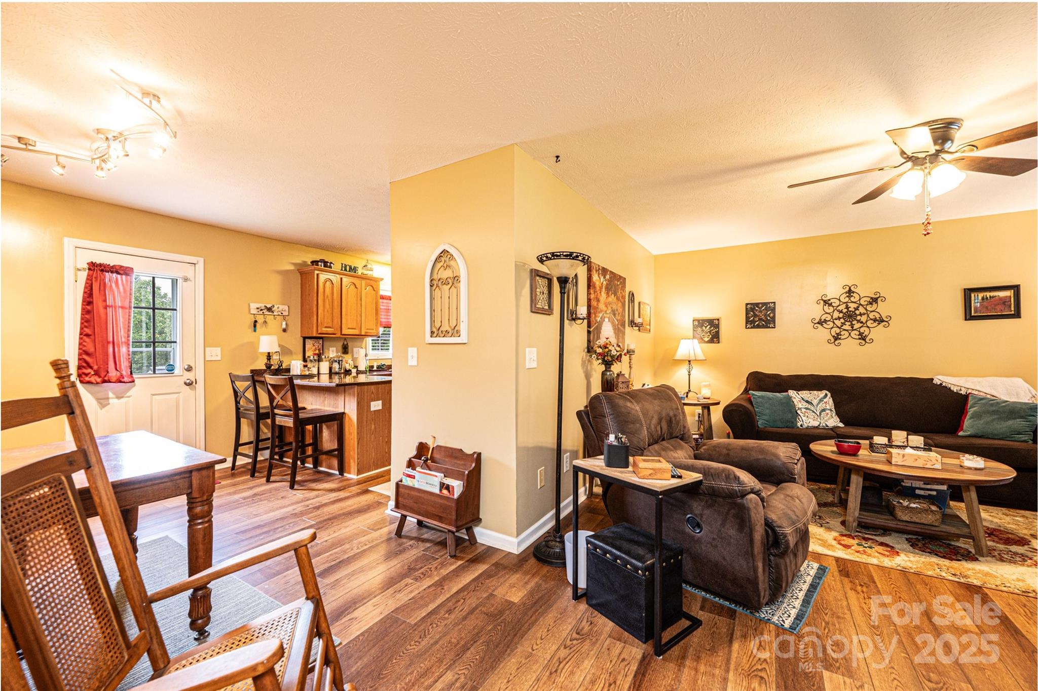 1324 39th Street SW — Hickory