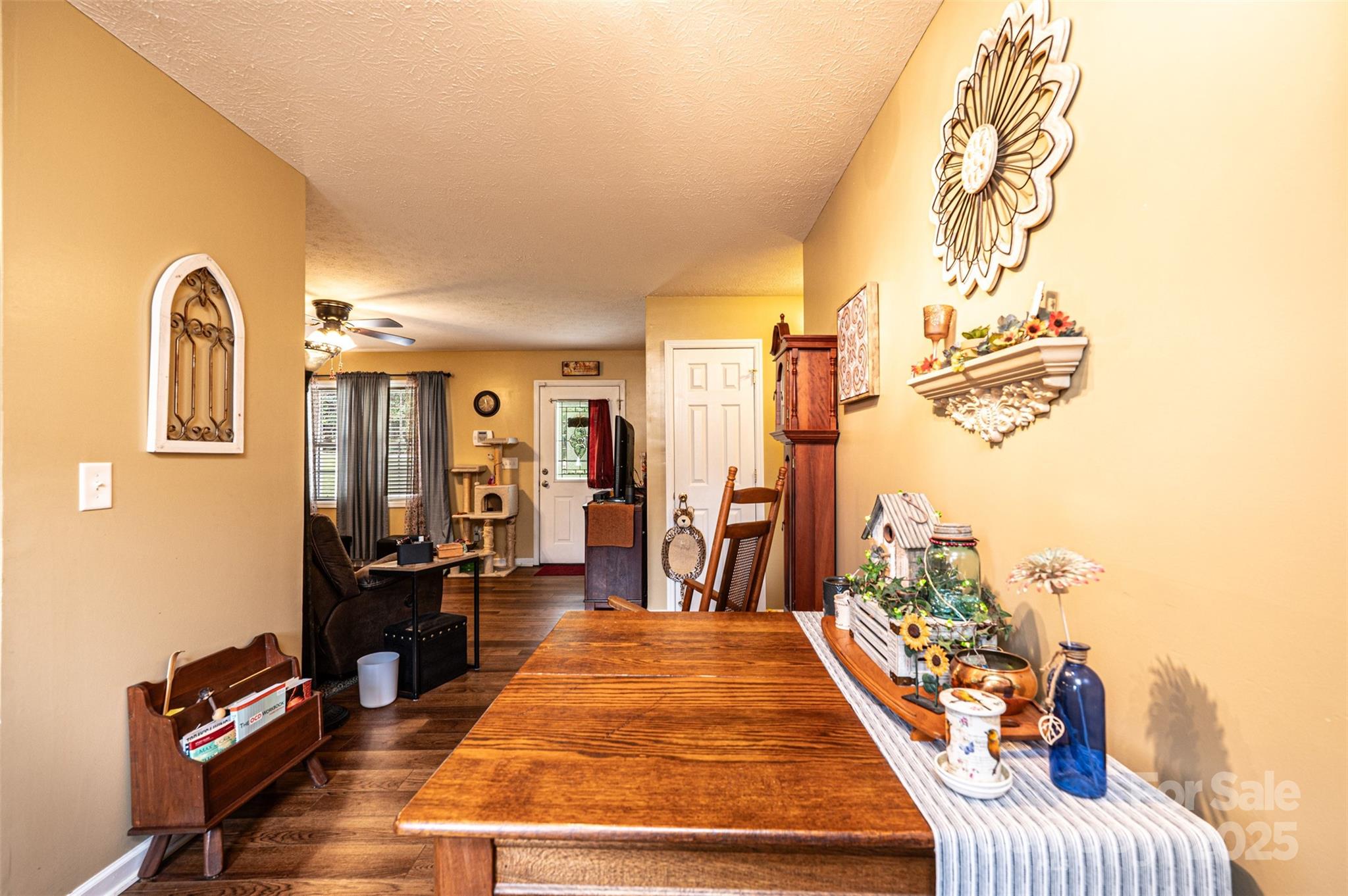 1324 39th Street SW — Hickory