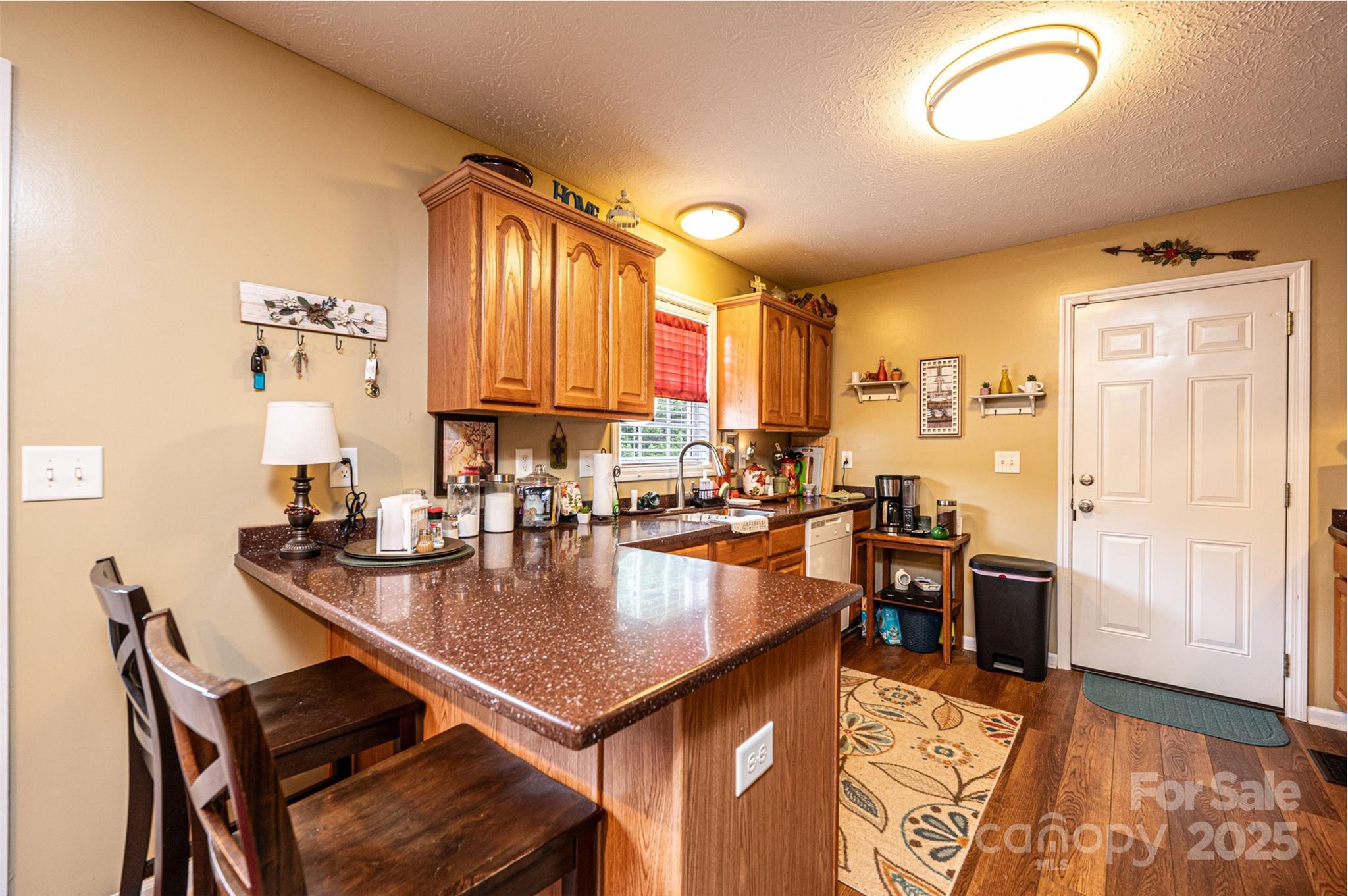 1324 39th Street SW — Hickory