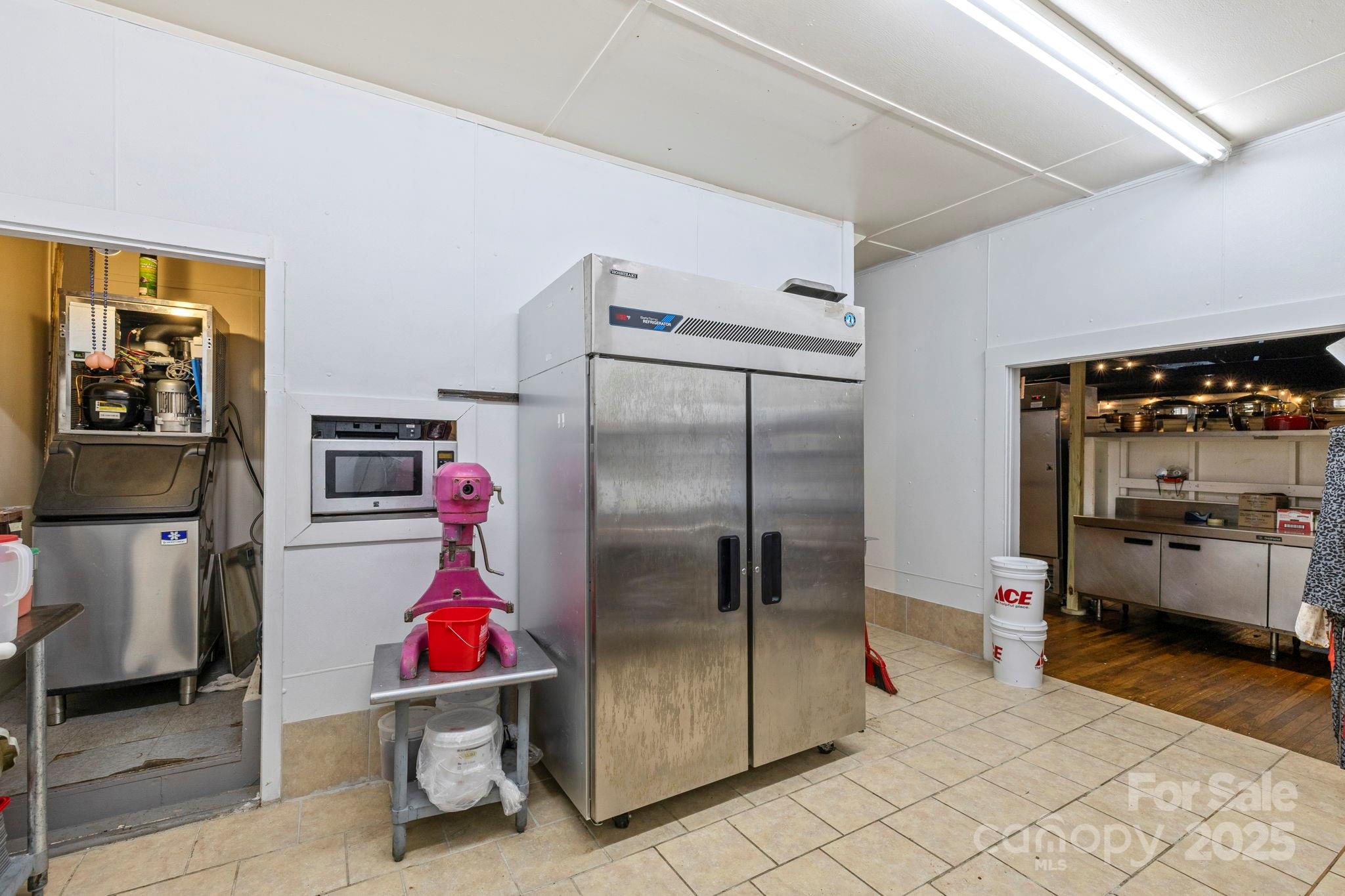 1196 N Country Club Road — Brevard