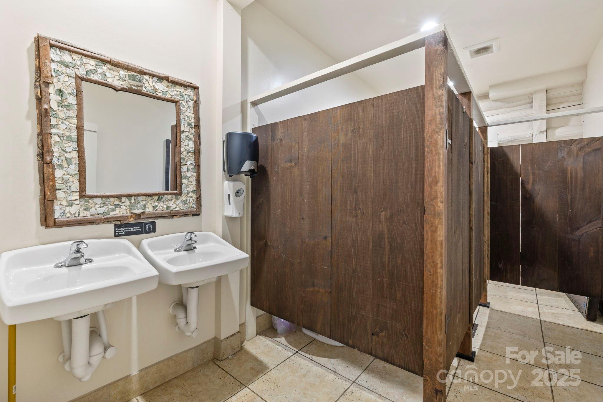 1196 N Country Club Road — Brevard