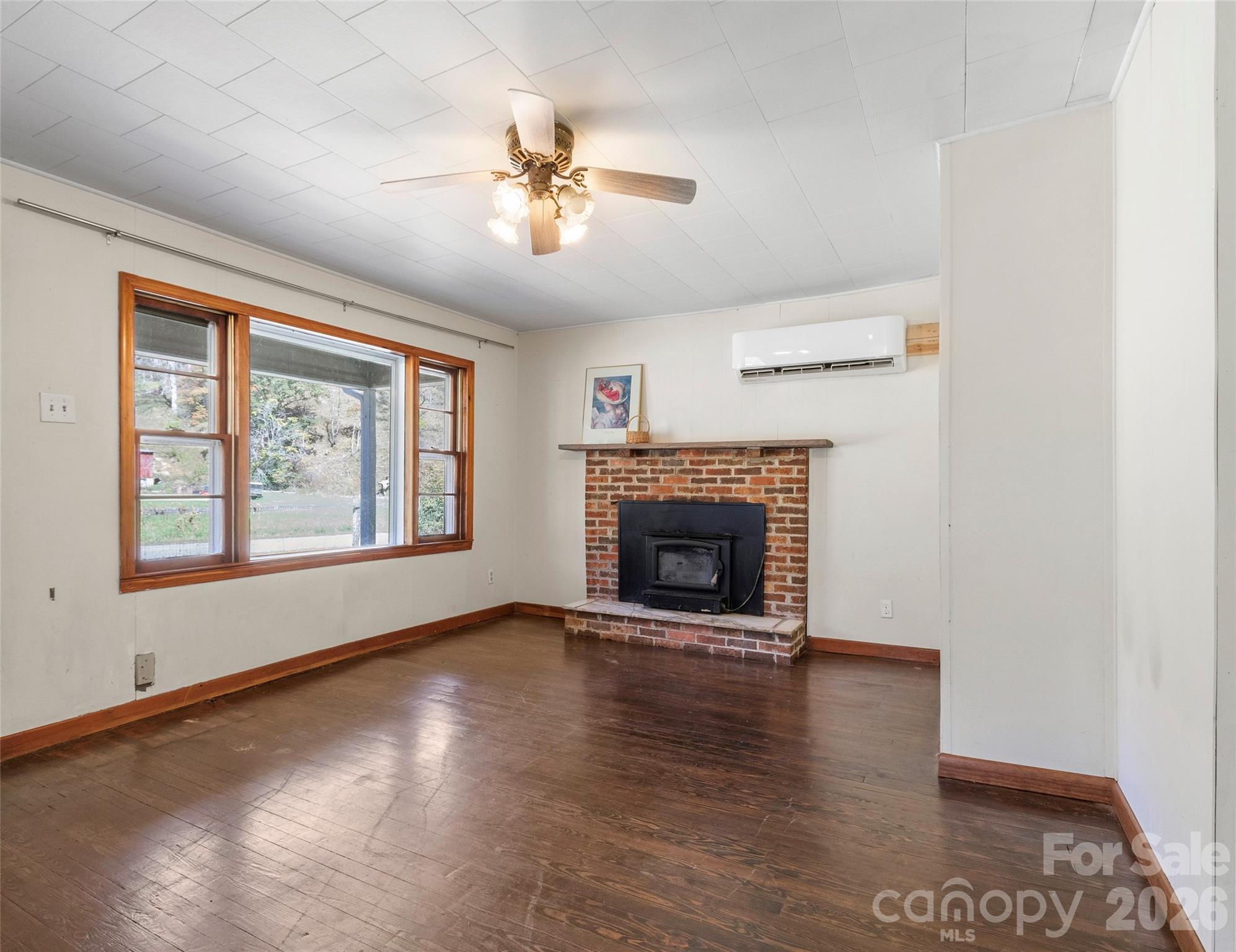 689 Bald Mountain Road — Burnsville