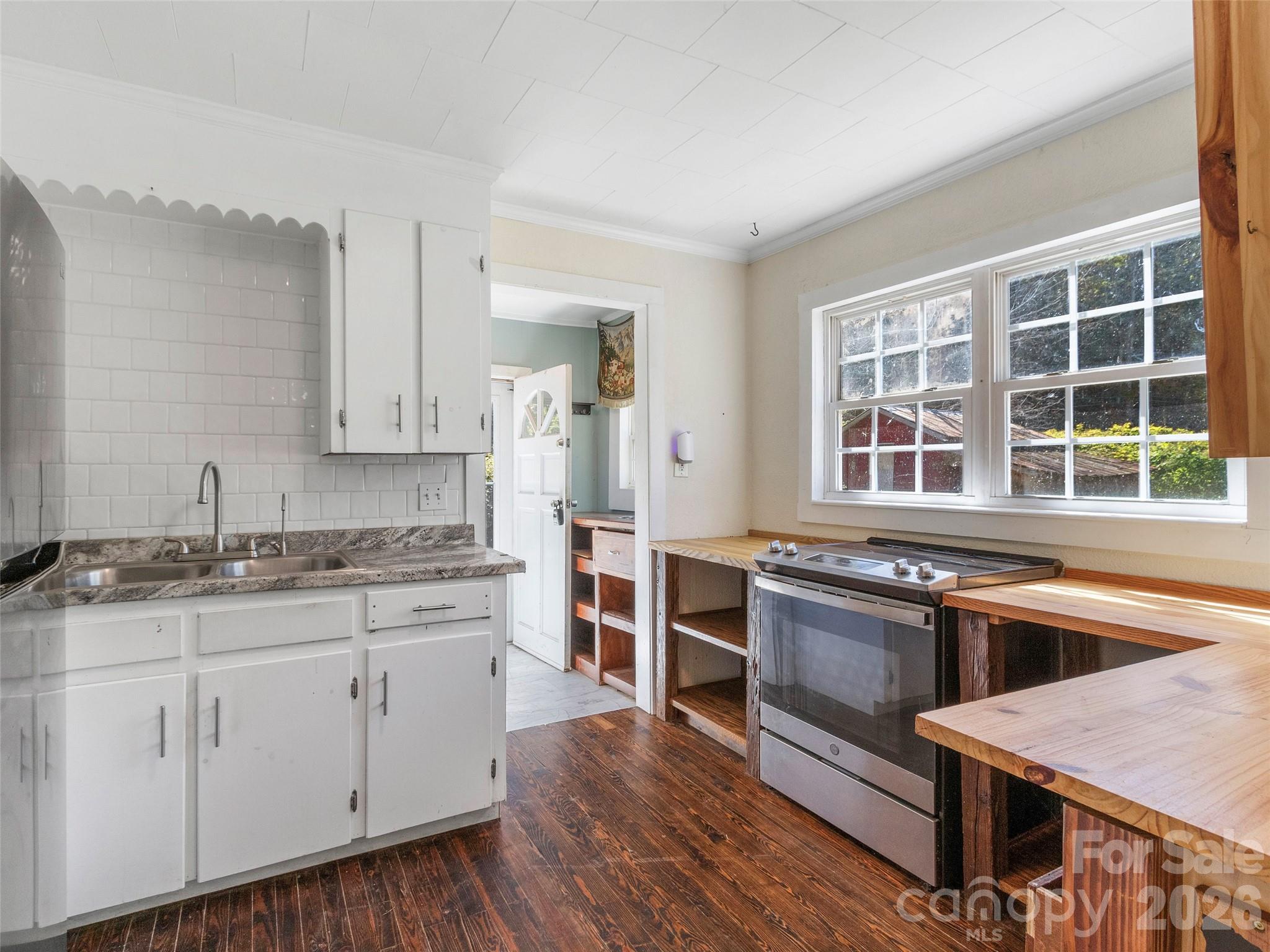 689 Bald Mountain Road — Burnsville