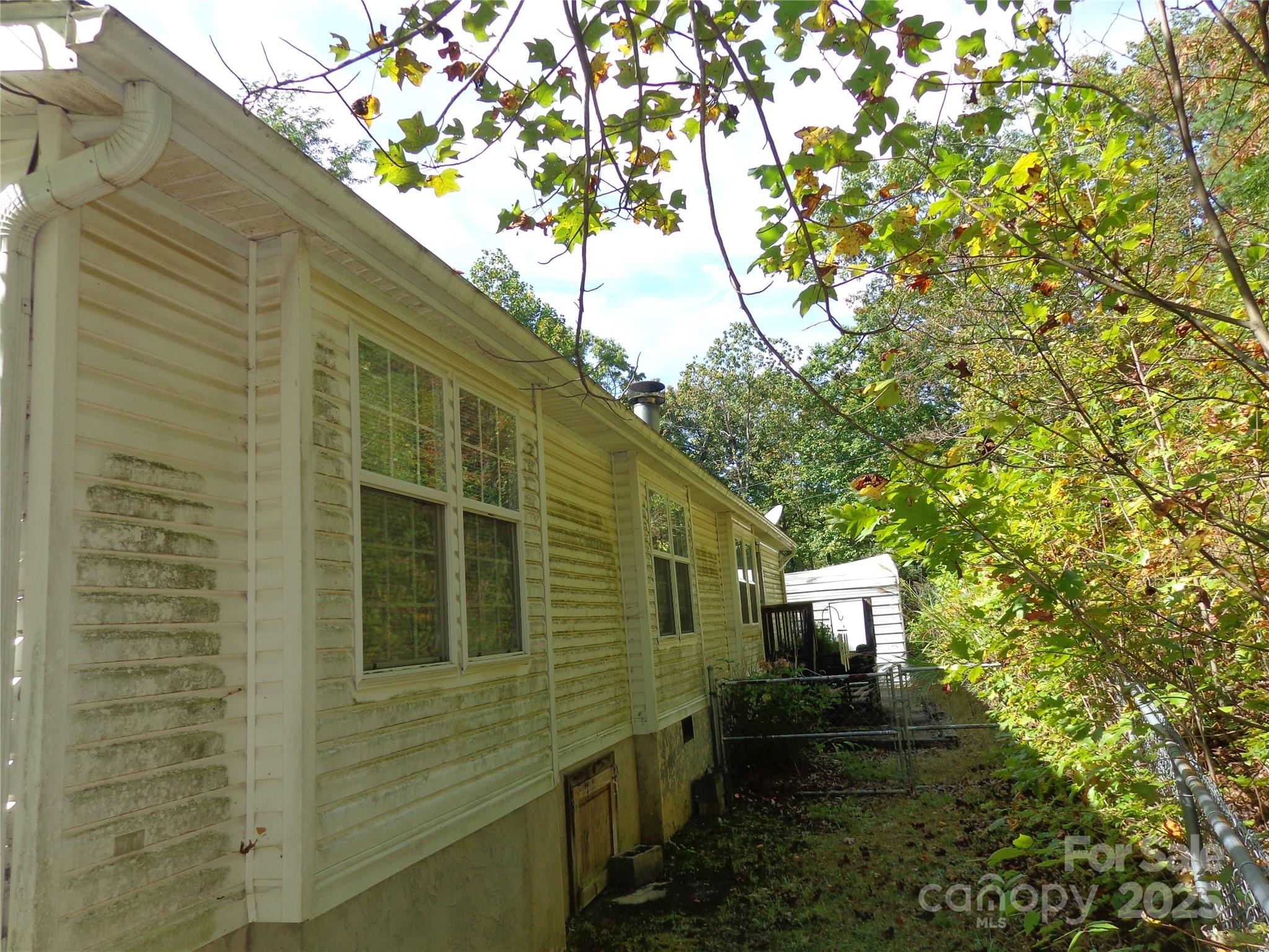 89 Blue Mountain Road — Fairview