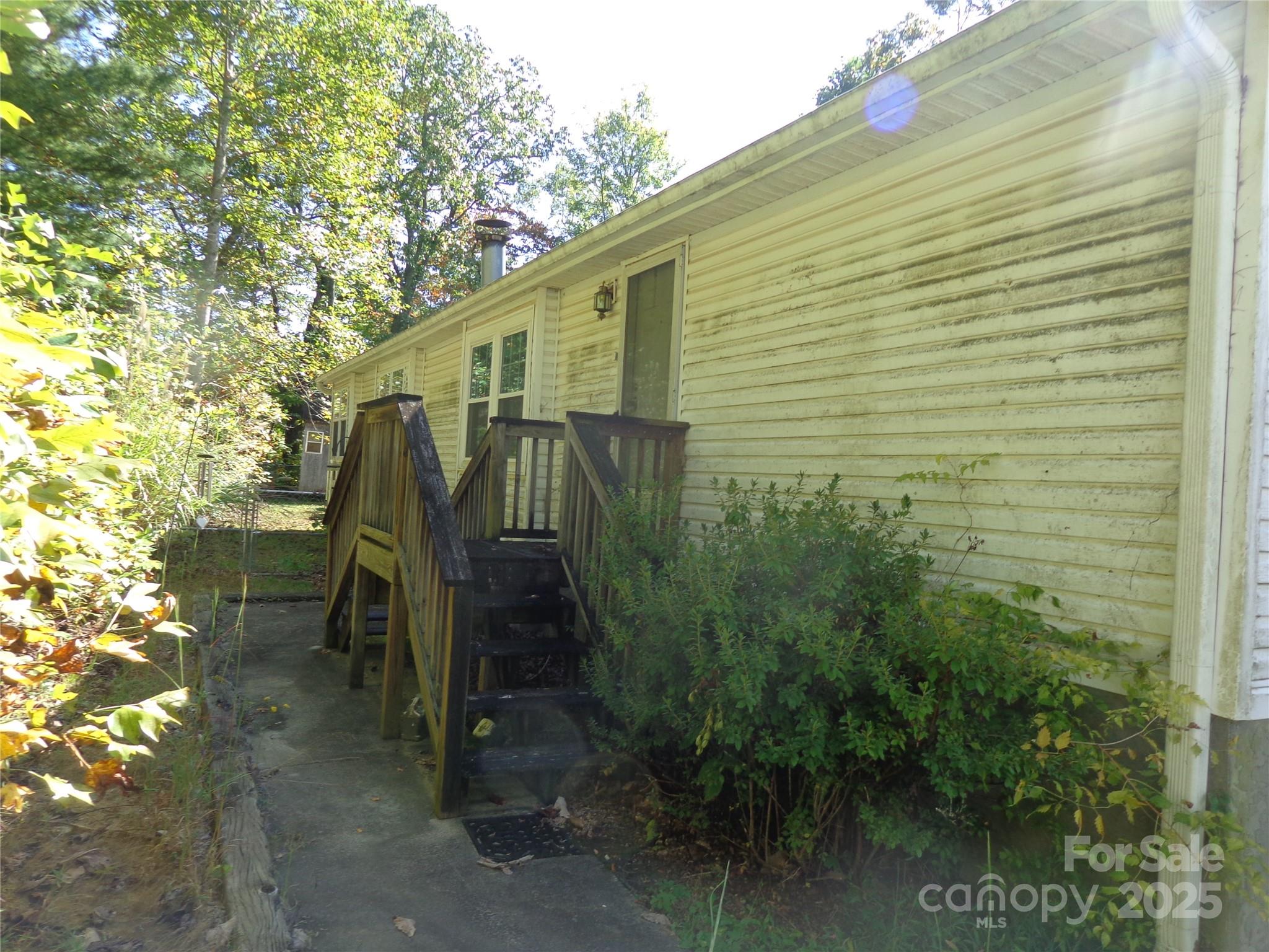 89 Blue Mountain Road — Fairview