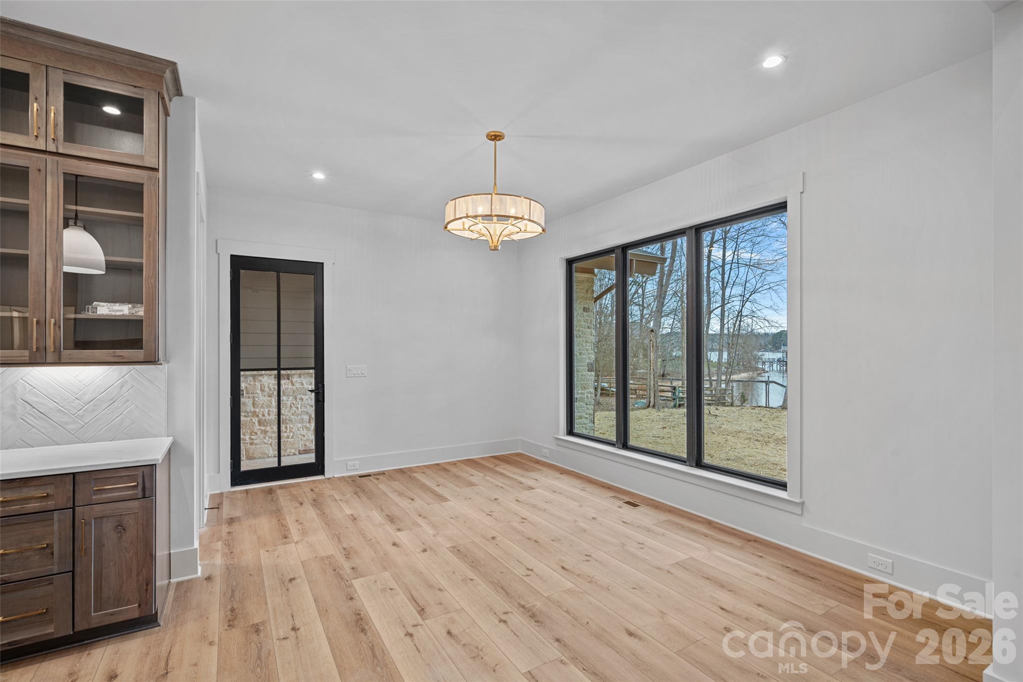 515 Kemp Road — Mooresville