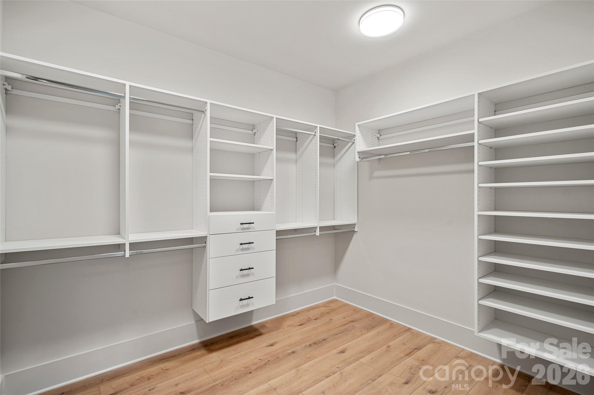 515 Kemp Road — Mooresville