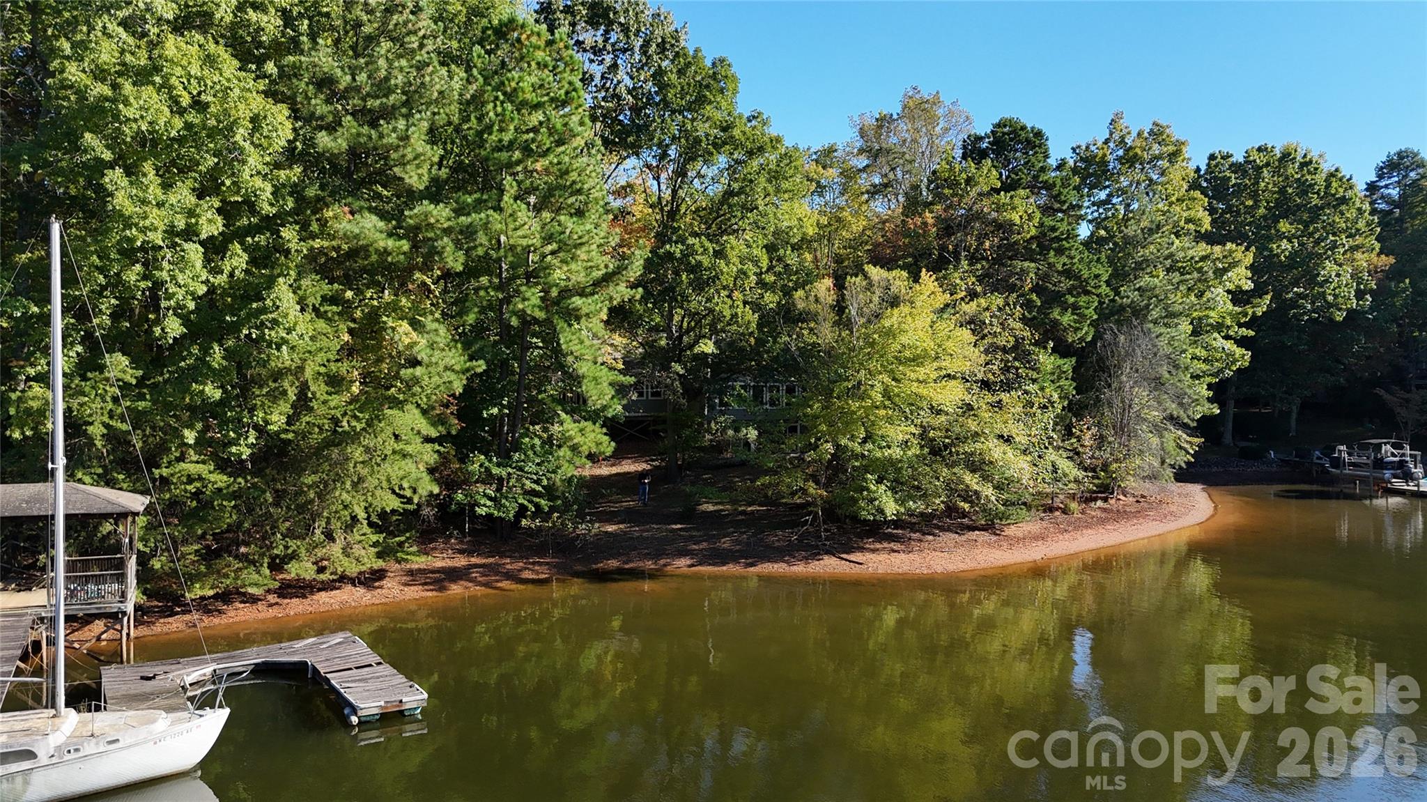 515 Kemp Road — Mooresville