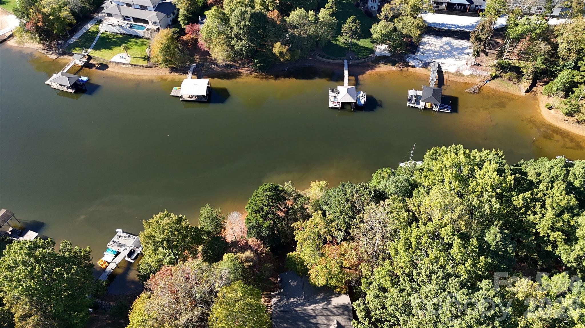 515 Kemp Road — Mooresville