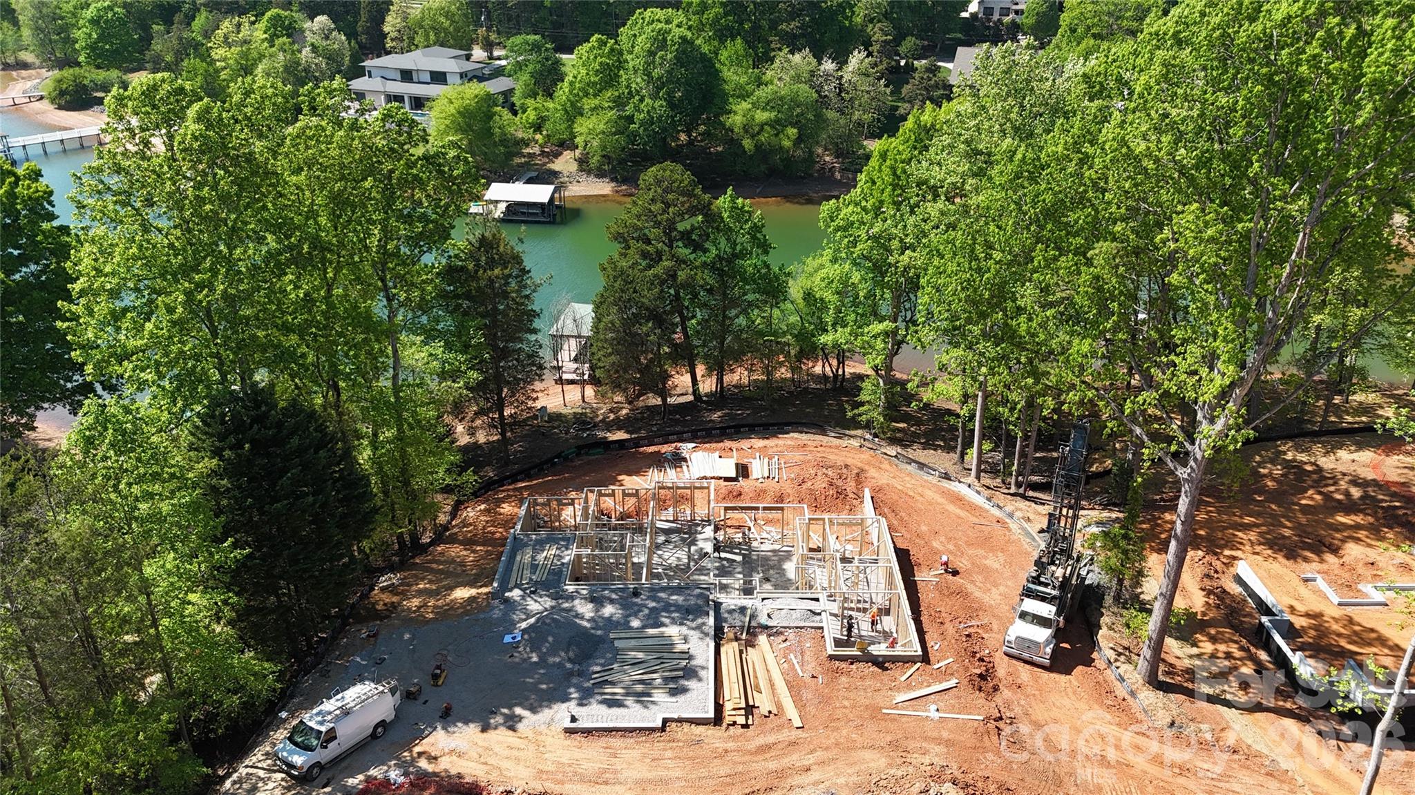 515 Kemp Road — Mooresville