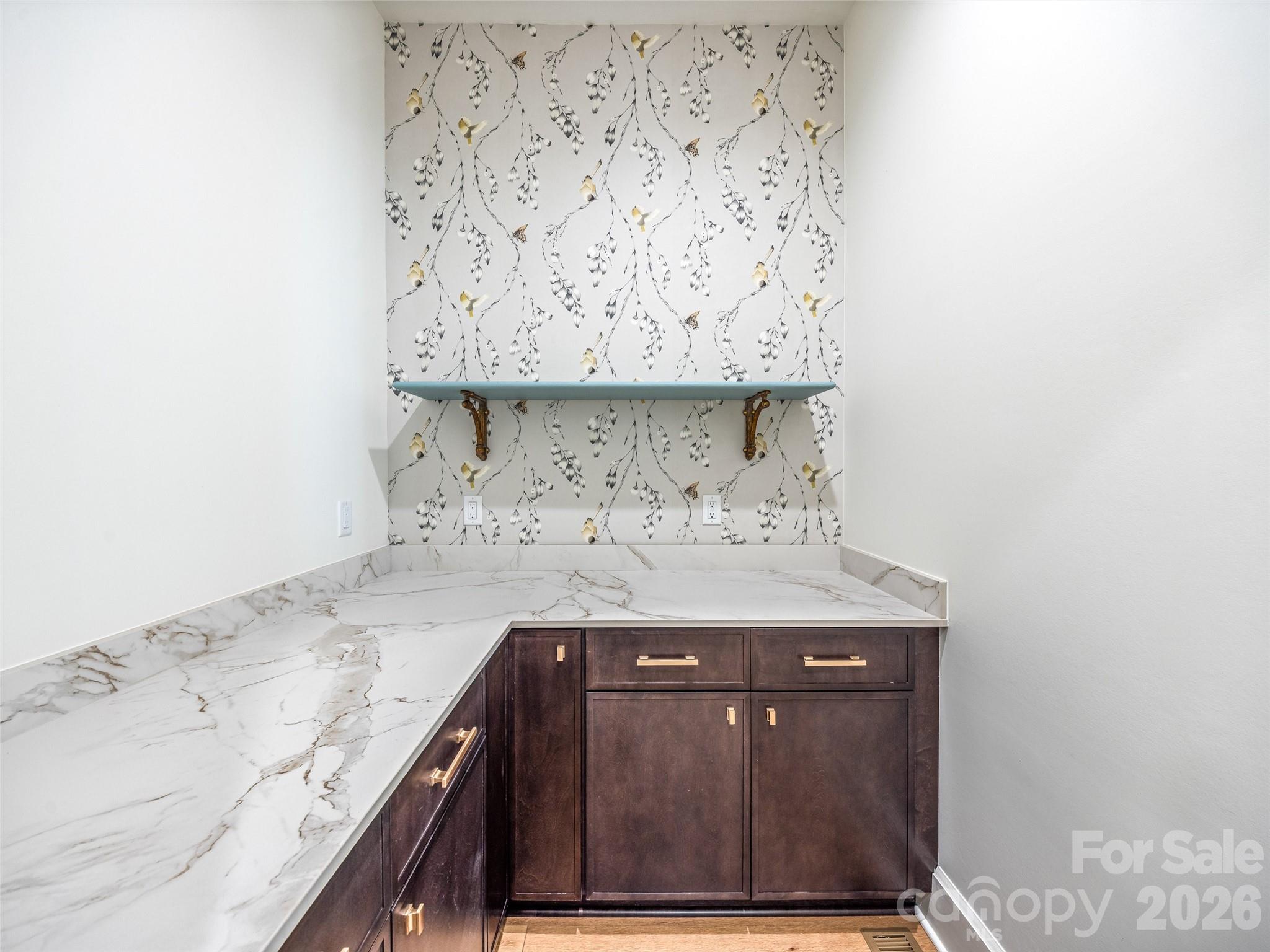 21 Evian Court — Asheville
