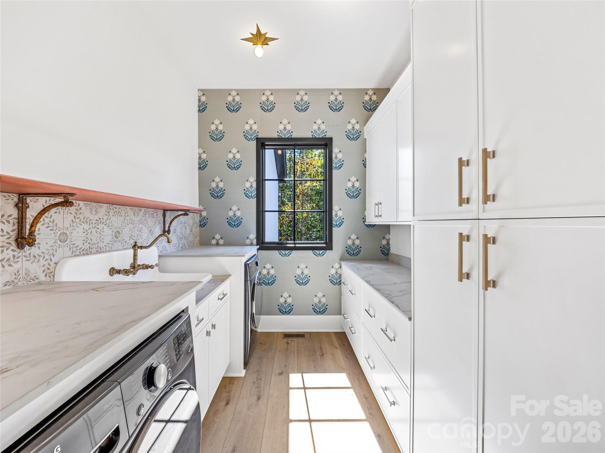 21 Evian Court — Asheville