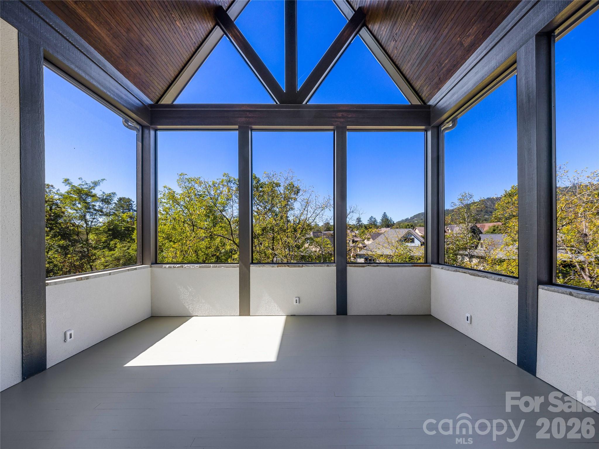 21 Evian Court — Asheville