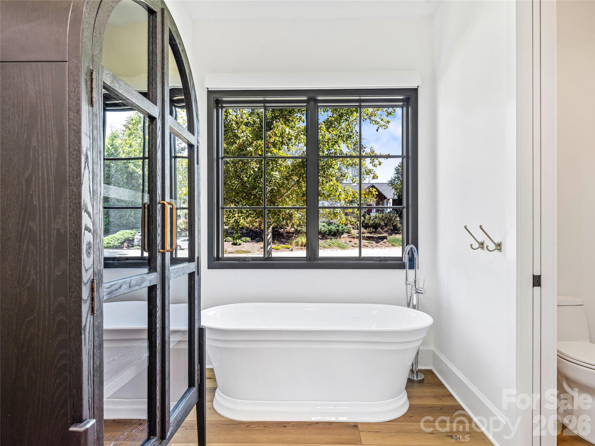 21 Evian Court — Asheville