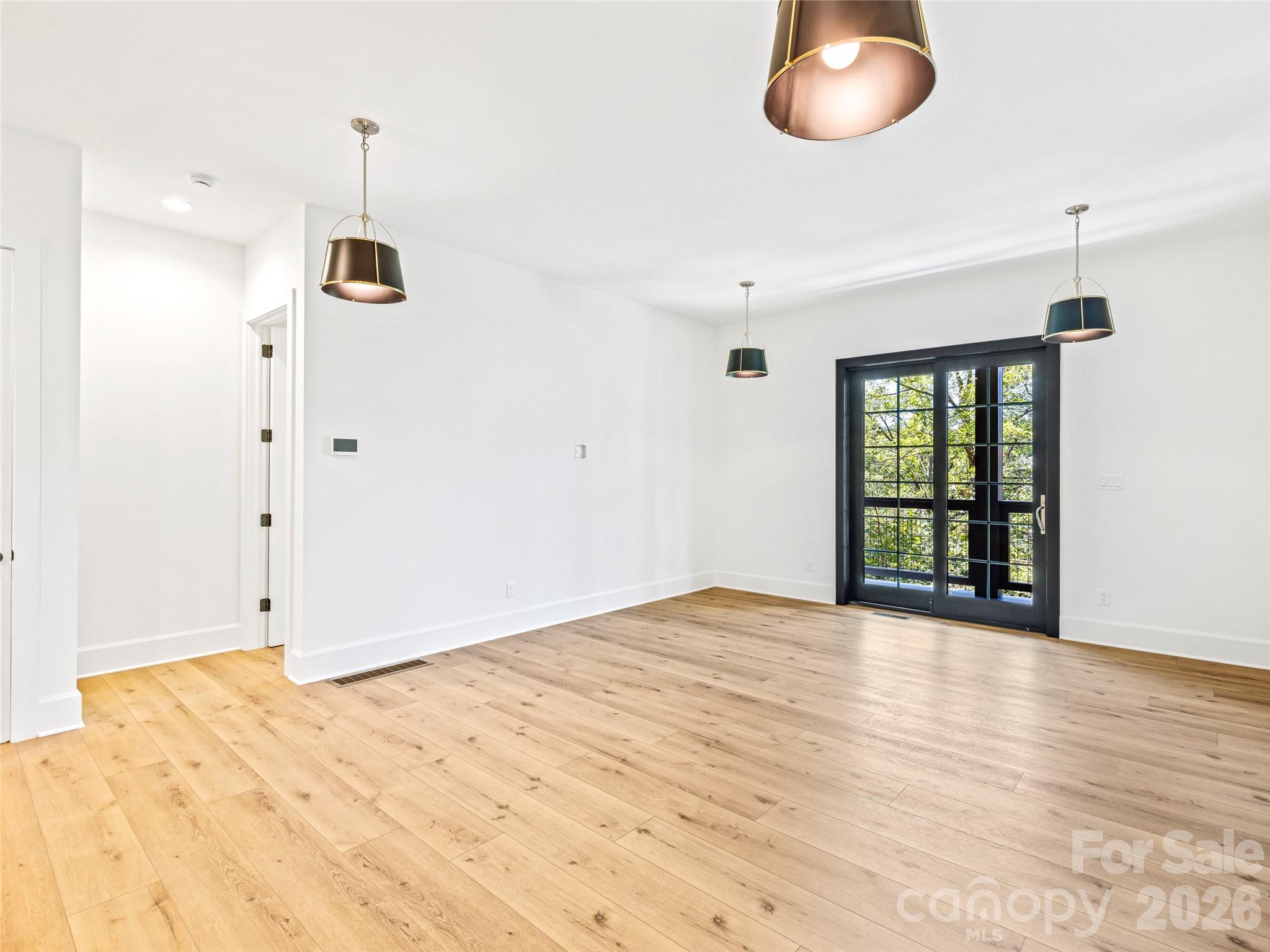 21 Evian Court — Asheville