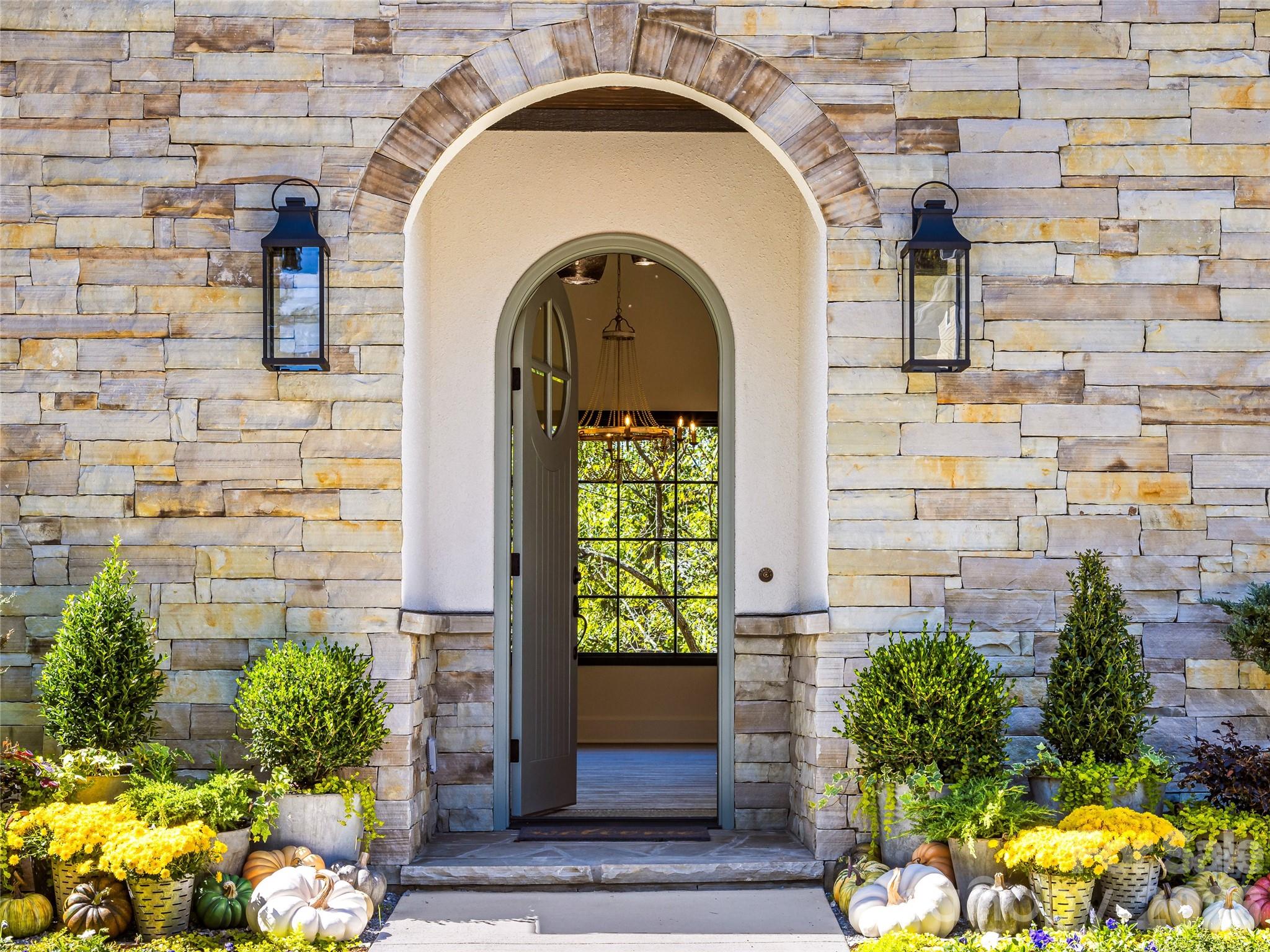 21 Evian Court — Asheville