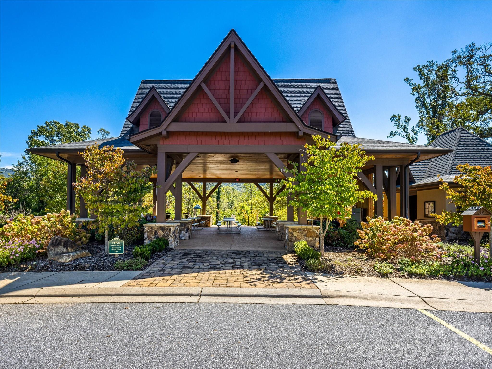 21 Evian Court — Asheville
