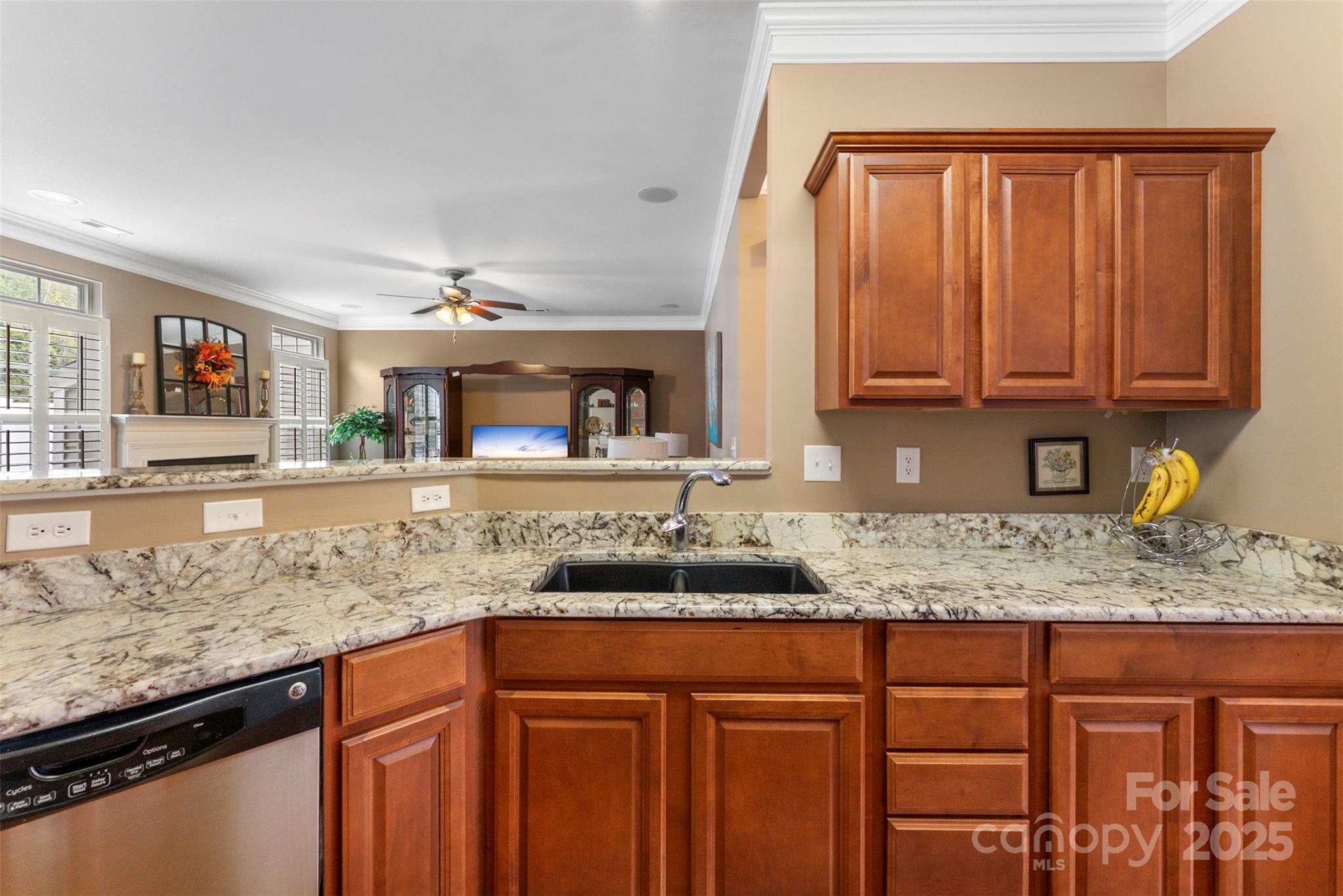 370 Battery Circle #20 — Clover