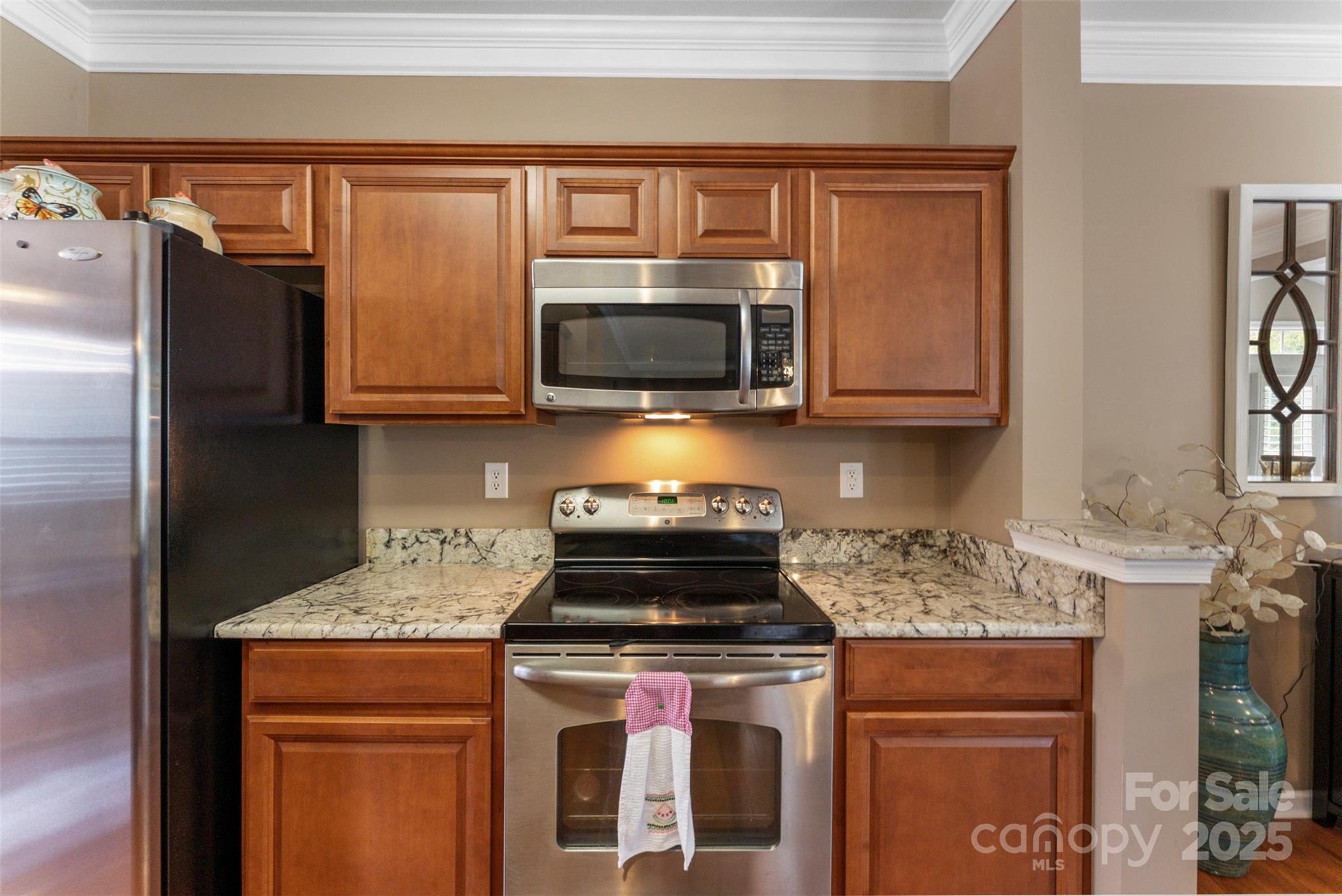 370 Battery Circle #20 — Clover