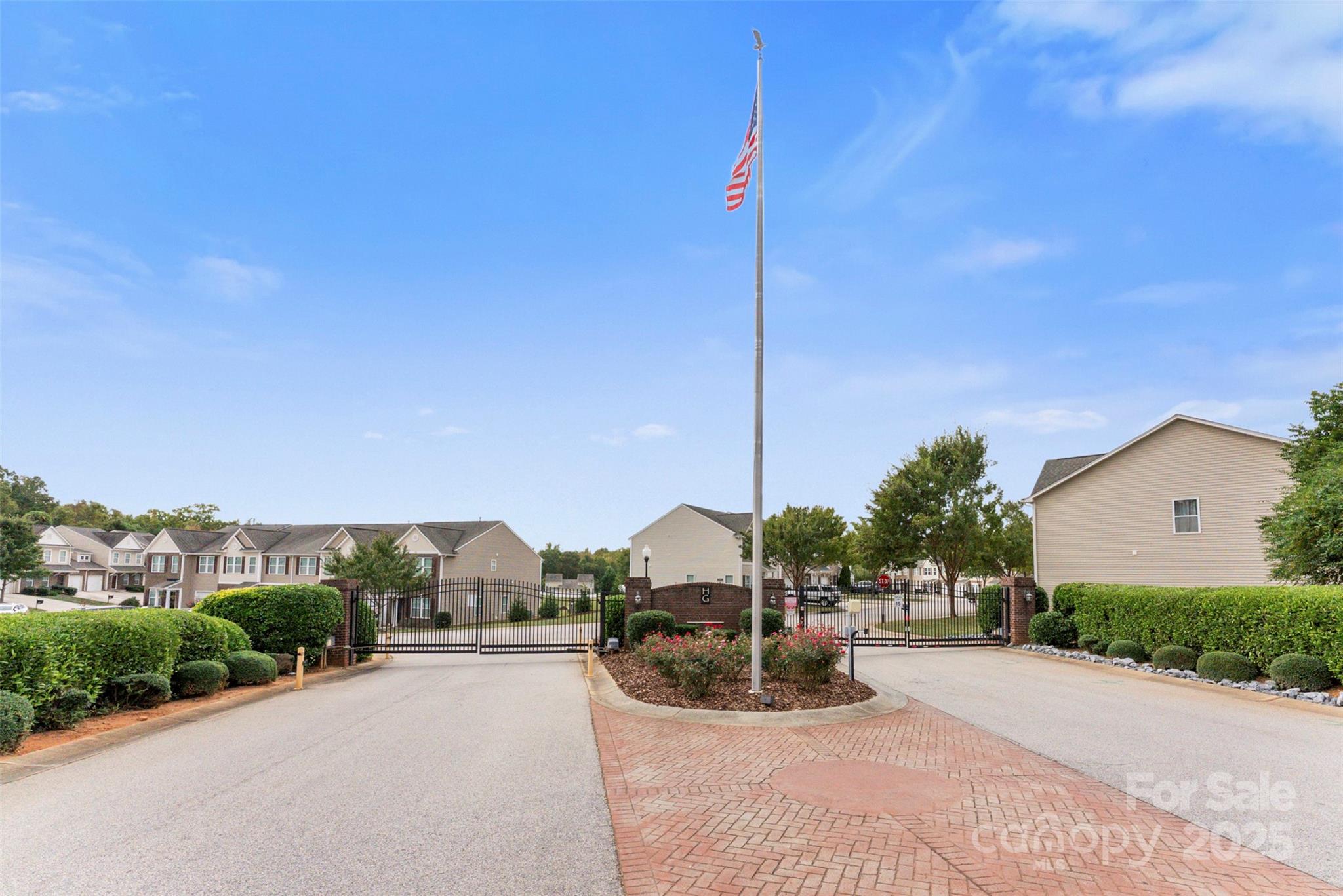 370 Battery Circle #20 — Clover