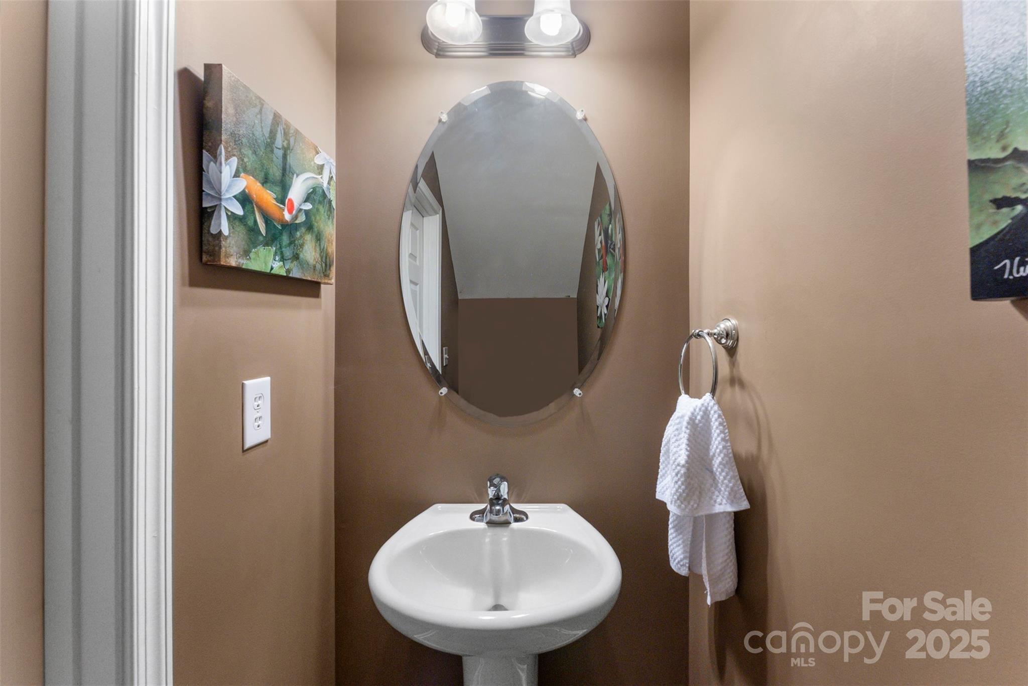 370 Battery Circle #20 — Clover