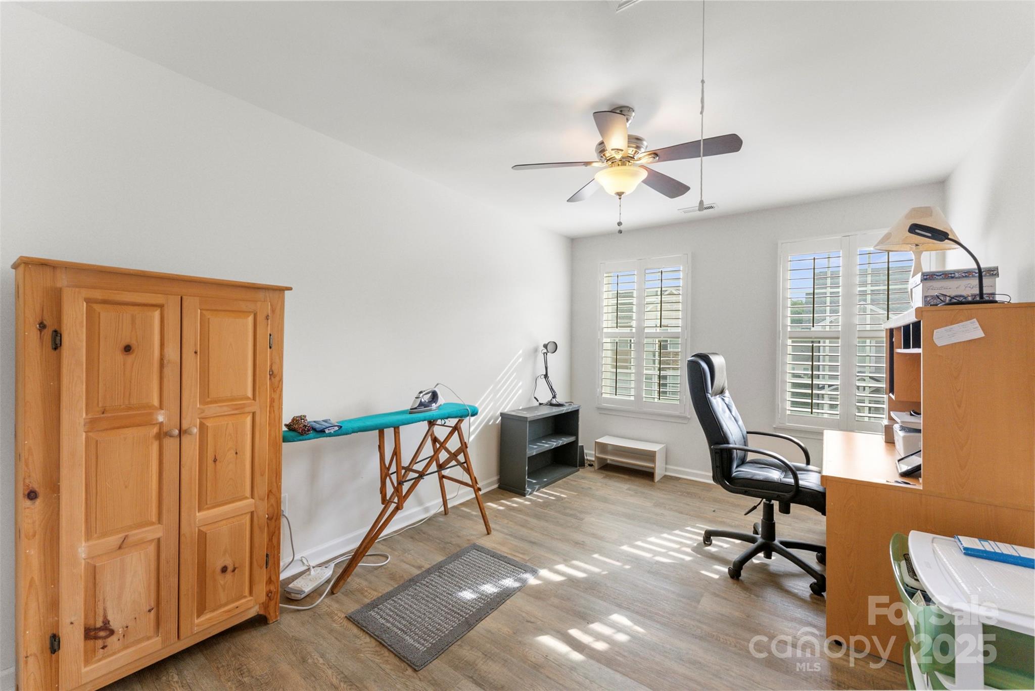 370 Battery Circle #20 — Clover