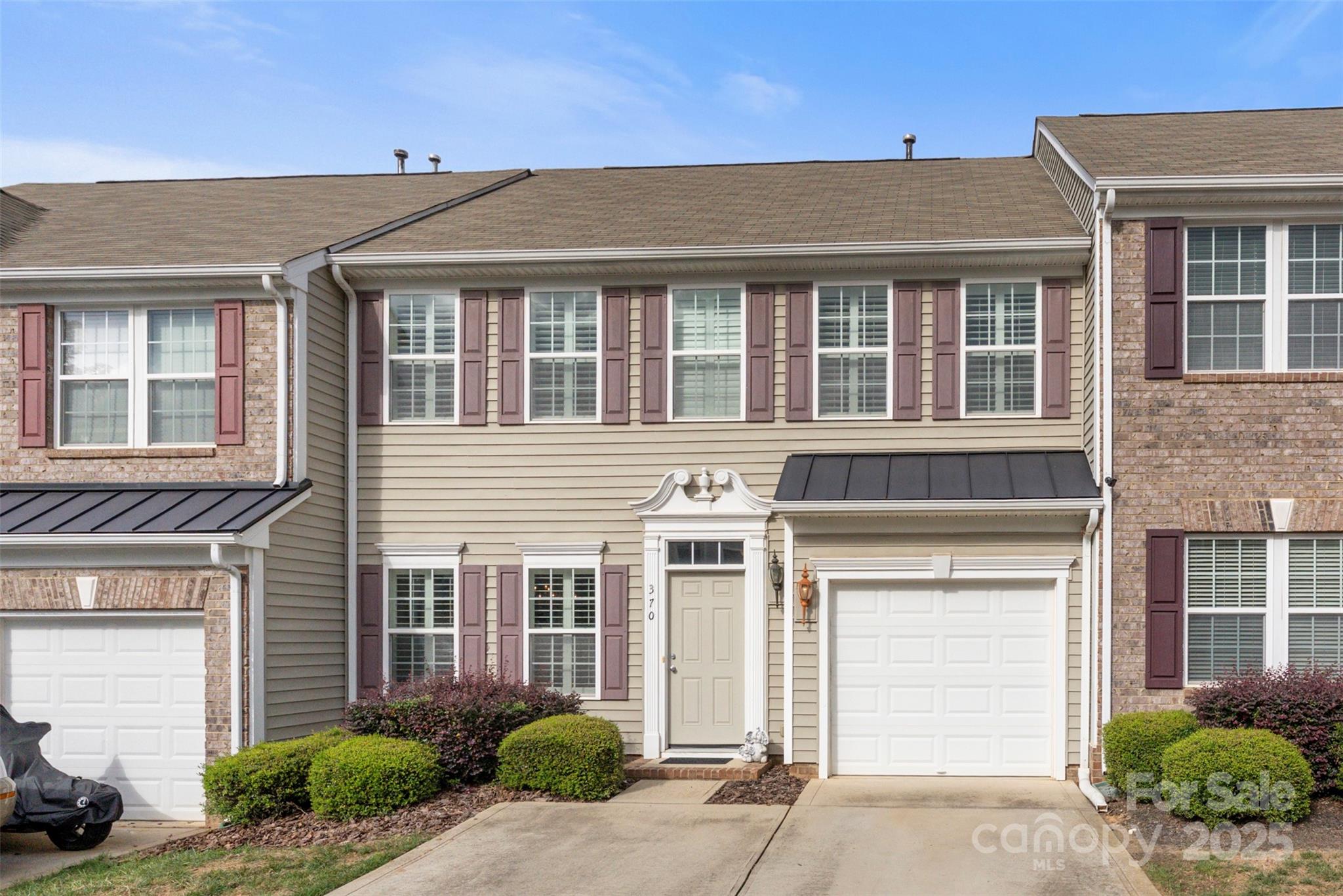 370 Battery Circle #20 — Clover