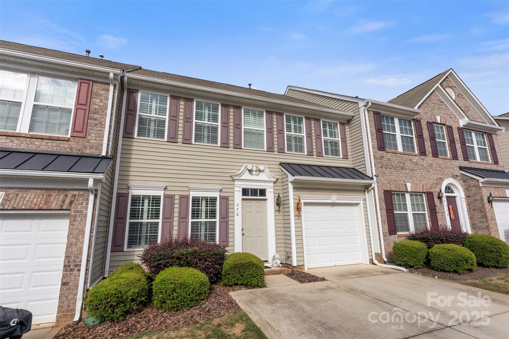 370 Battery Circle #20 — Clover