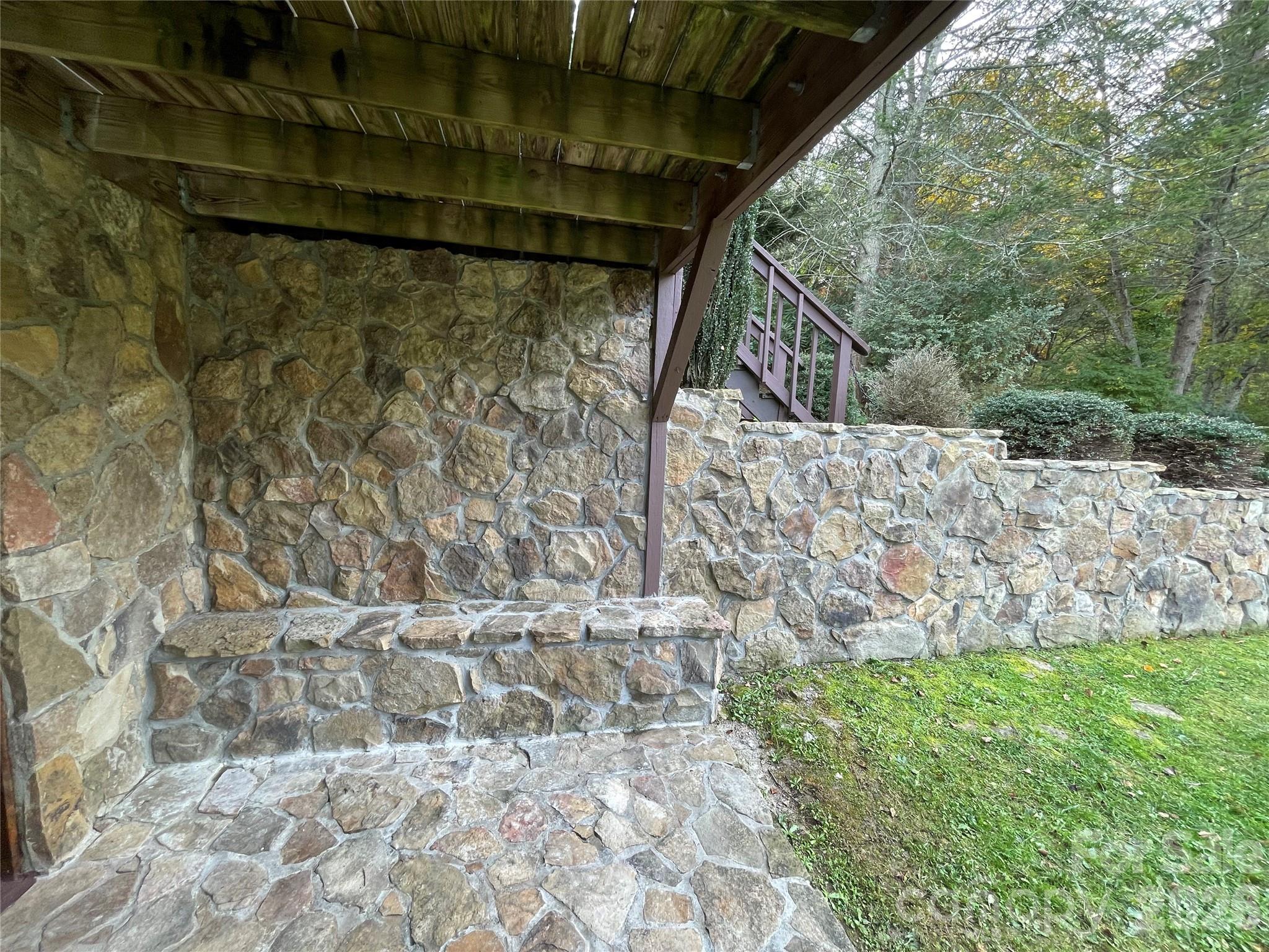 205 L And E Meadows Drive — Waynesville