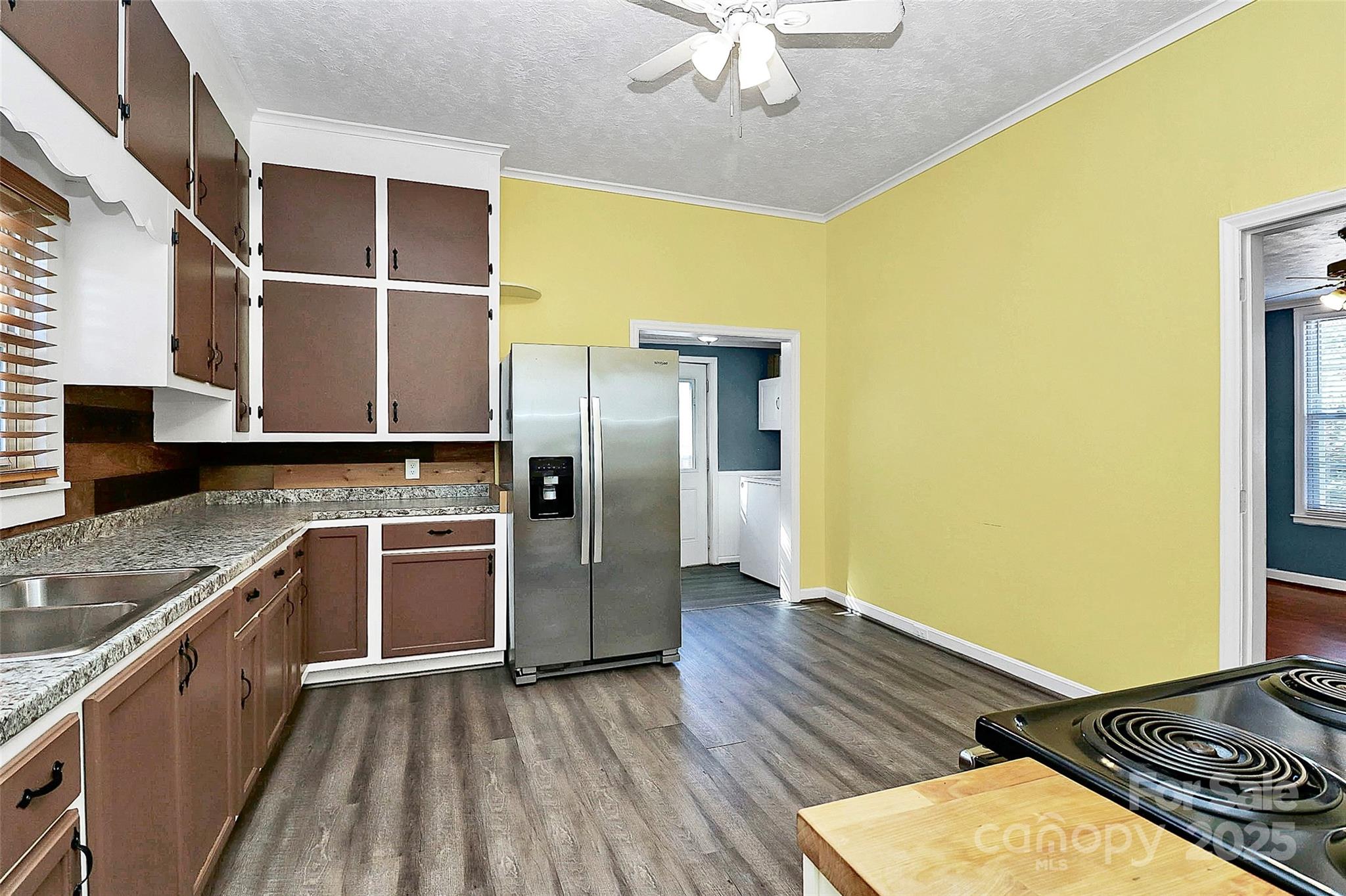 511 W Elliott Street — Chester