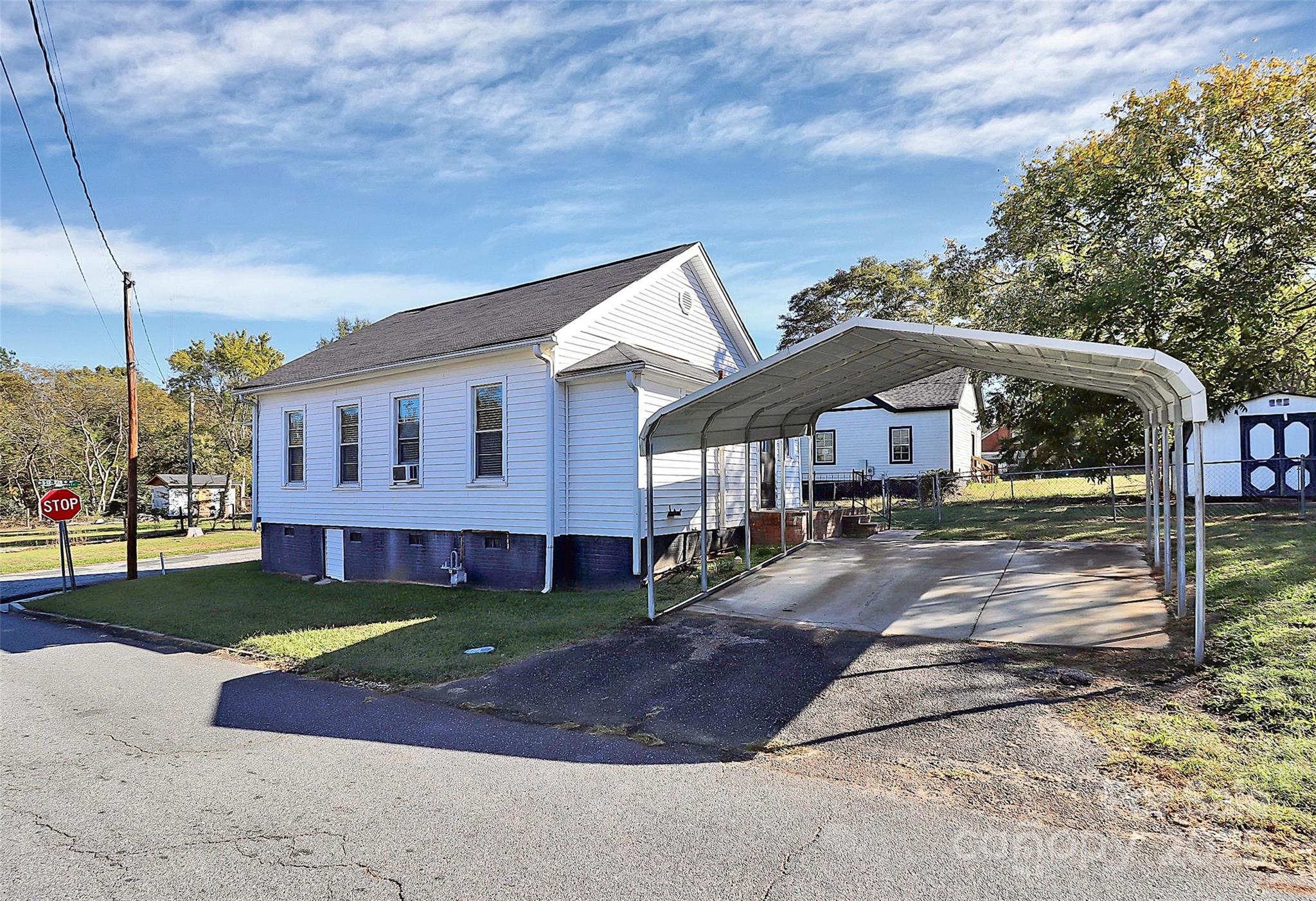 511 W Elliott Street — Chester