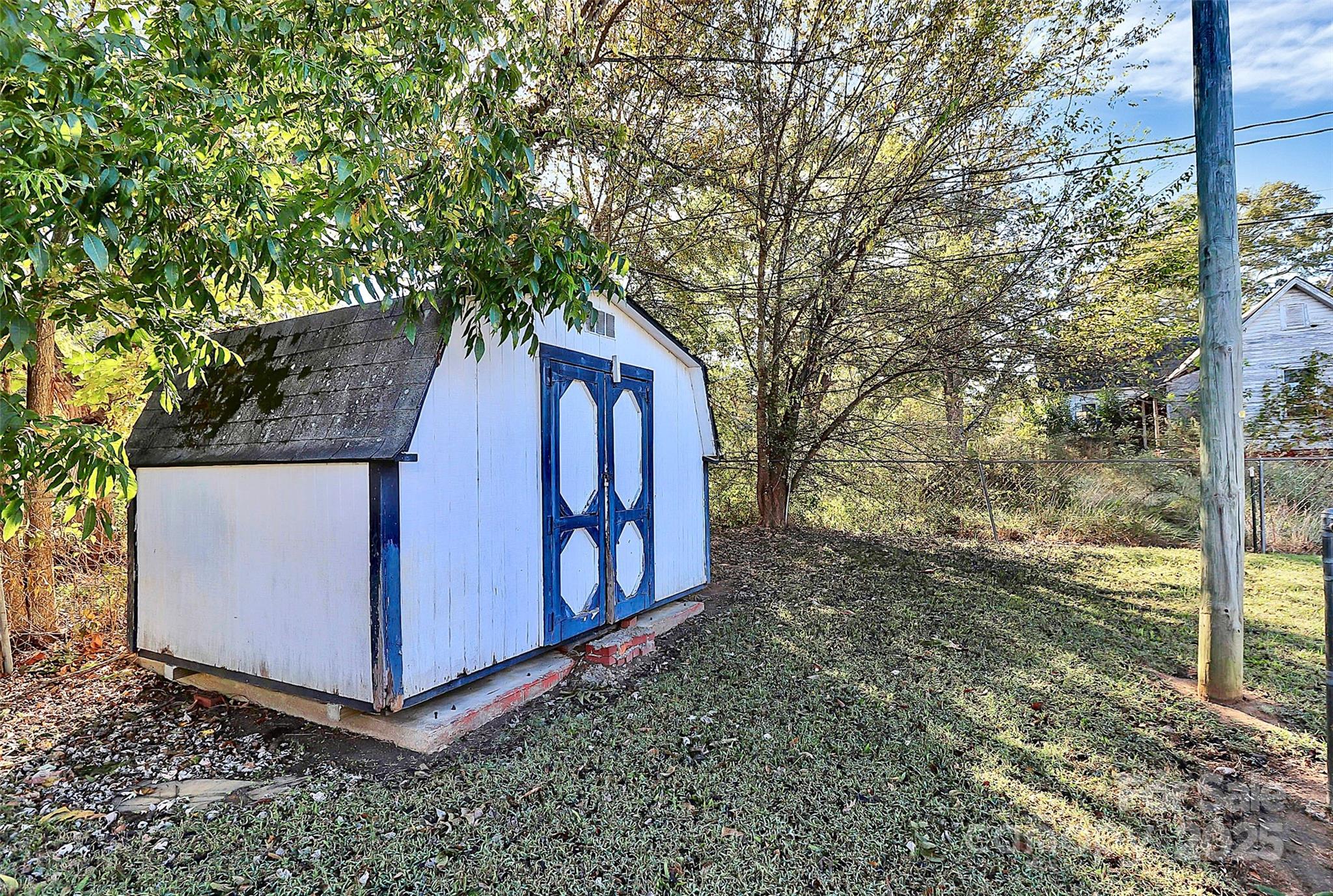 511 W Elliott Street — Chester