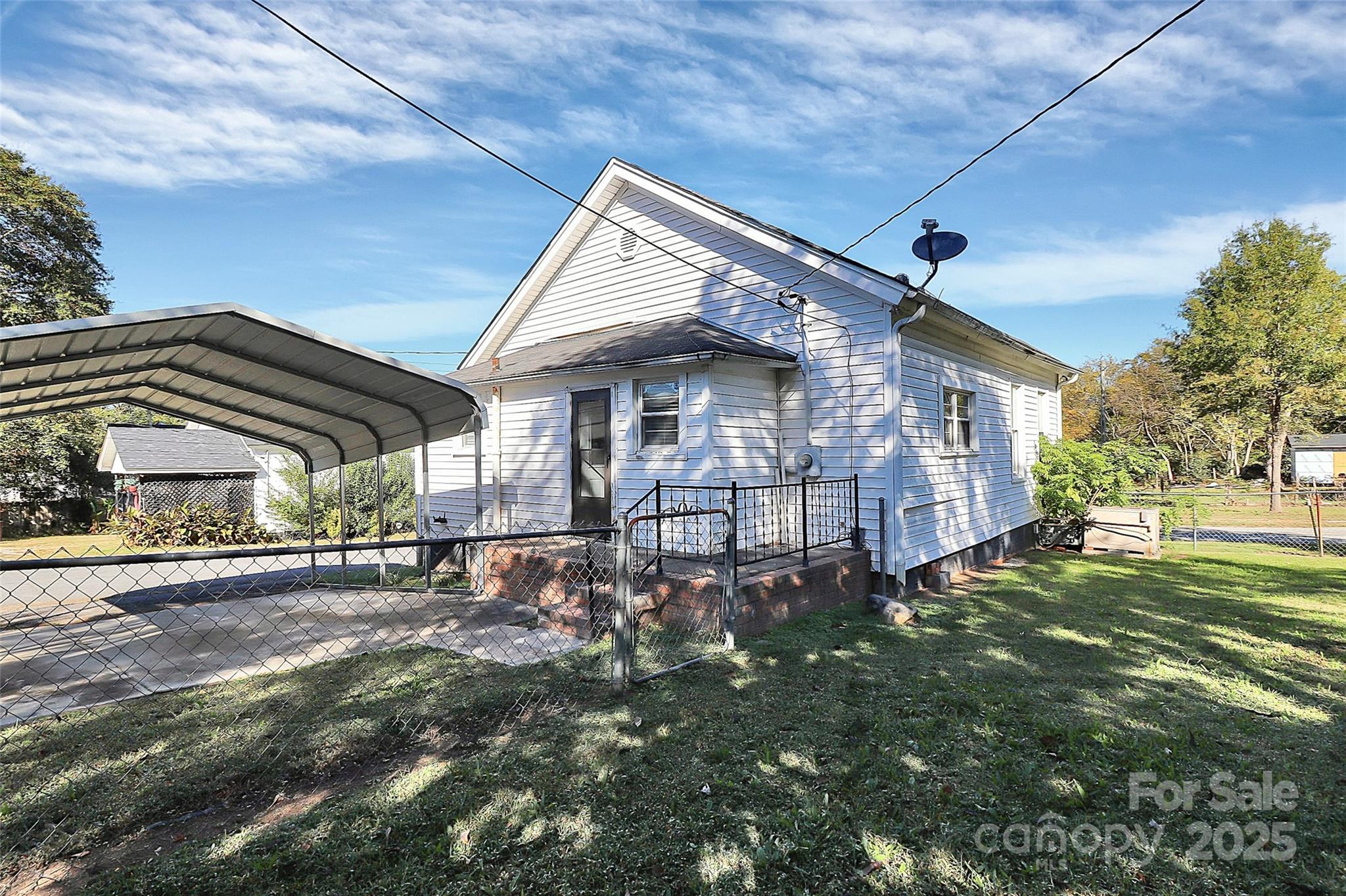 511 W Elliott Street — Chester