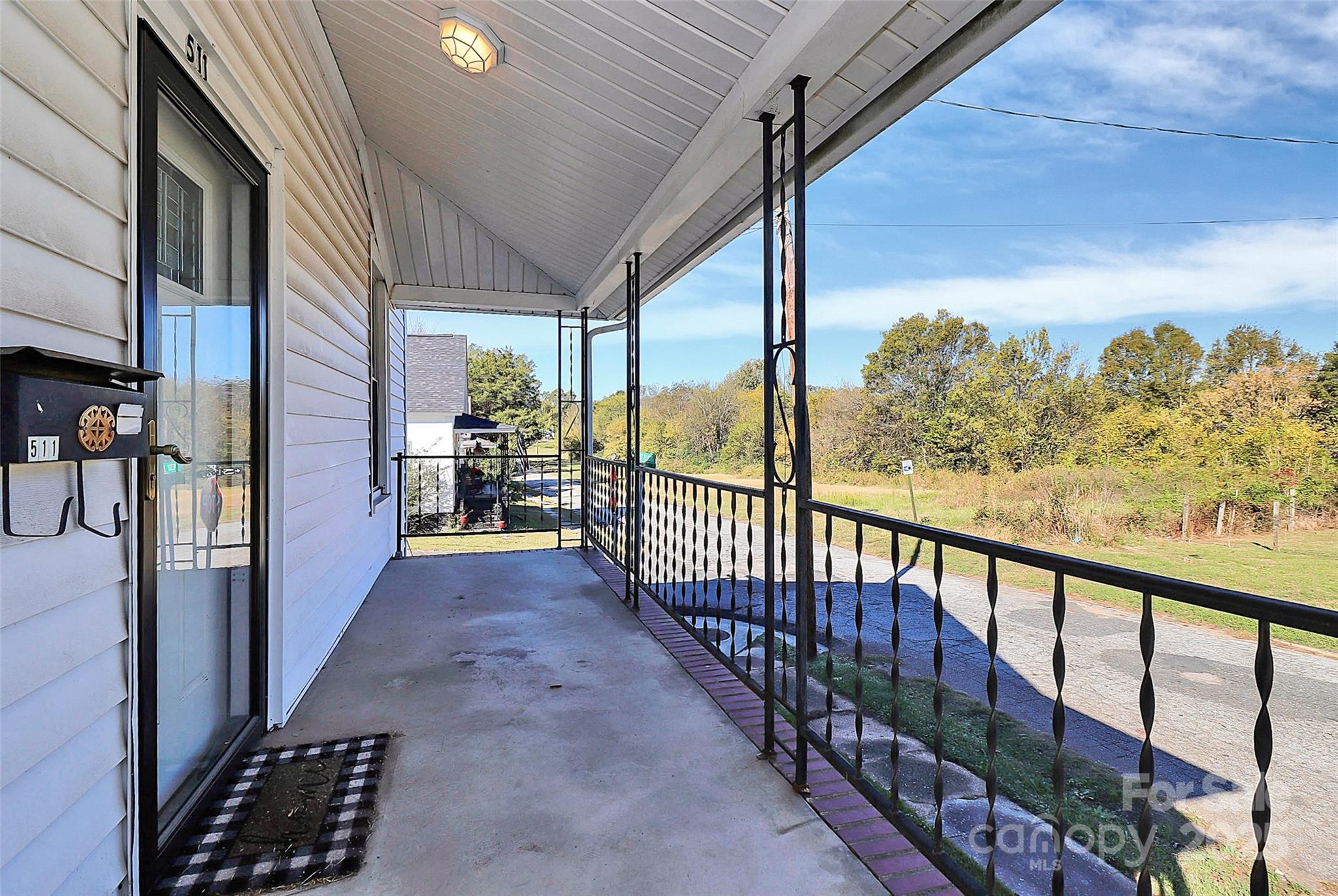 511 W Elliott Street — Chester