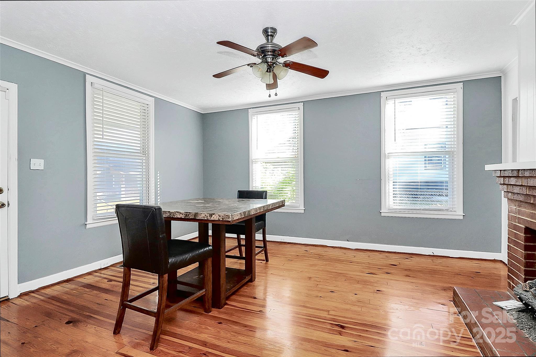 511 W Elliott Street — Chester