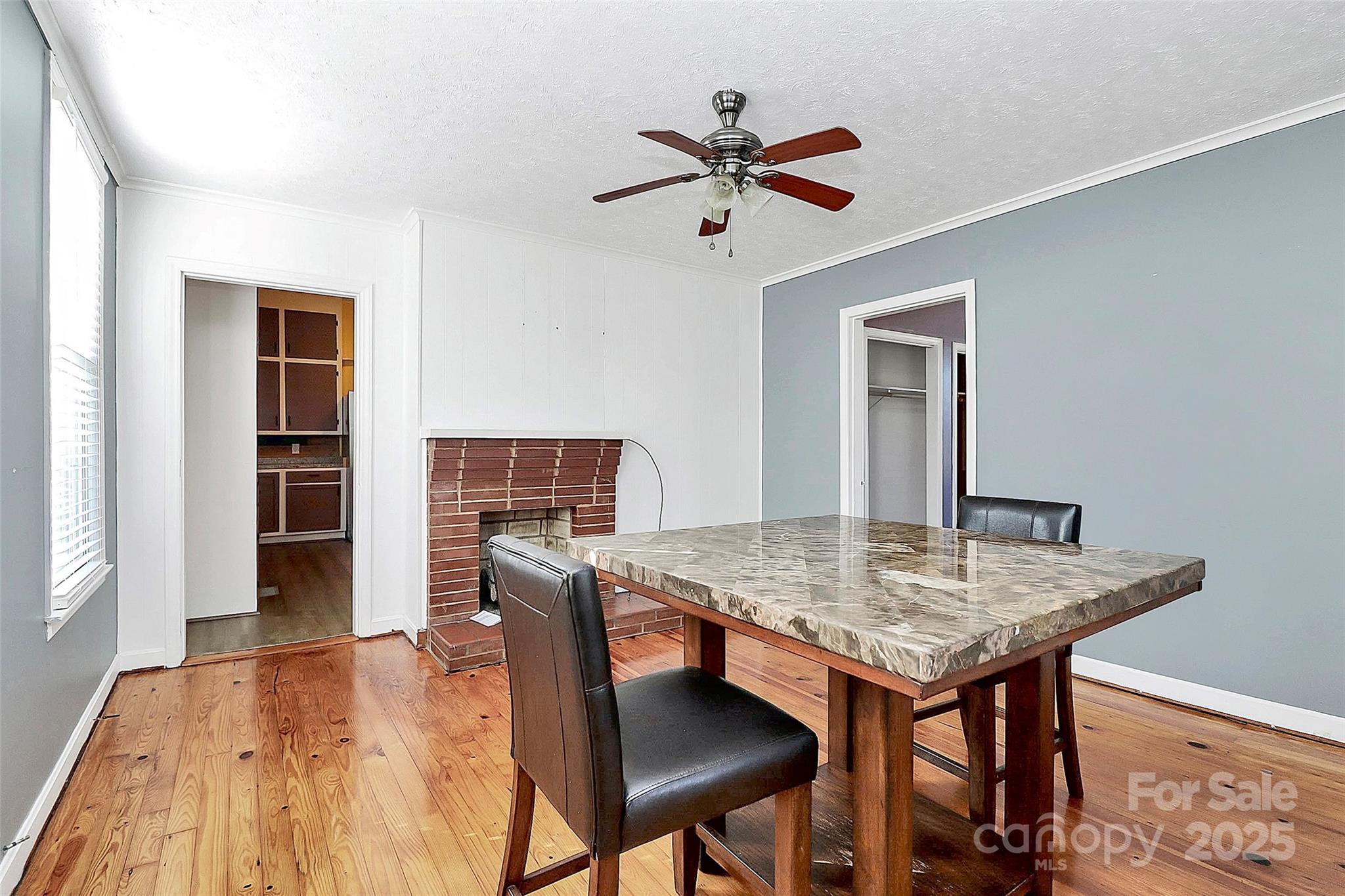 511 W Elliott Street — Chester