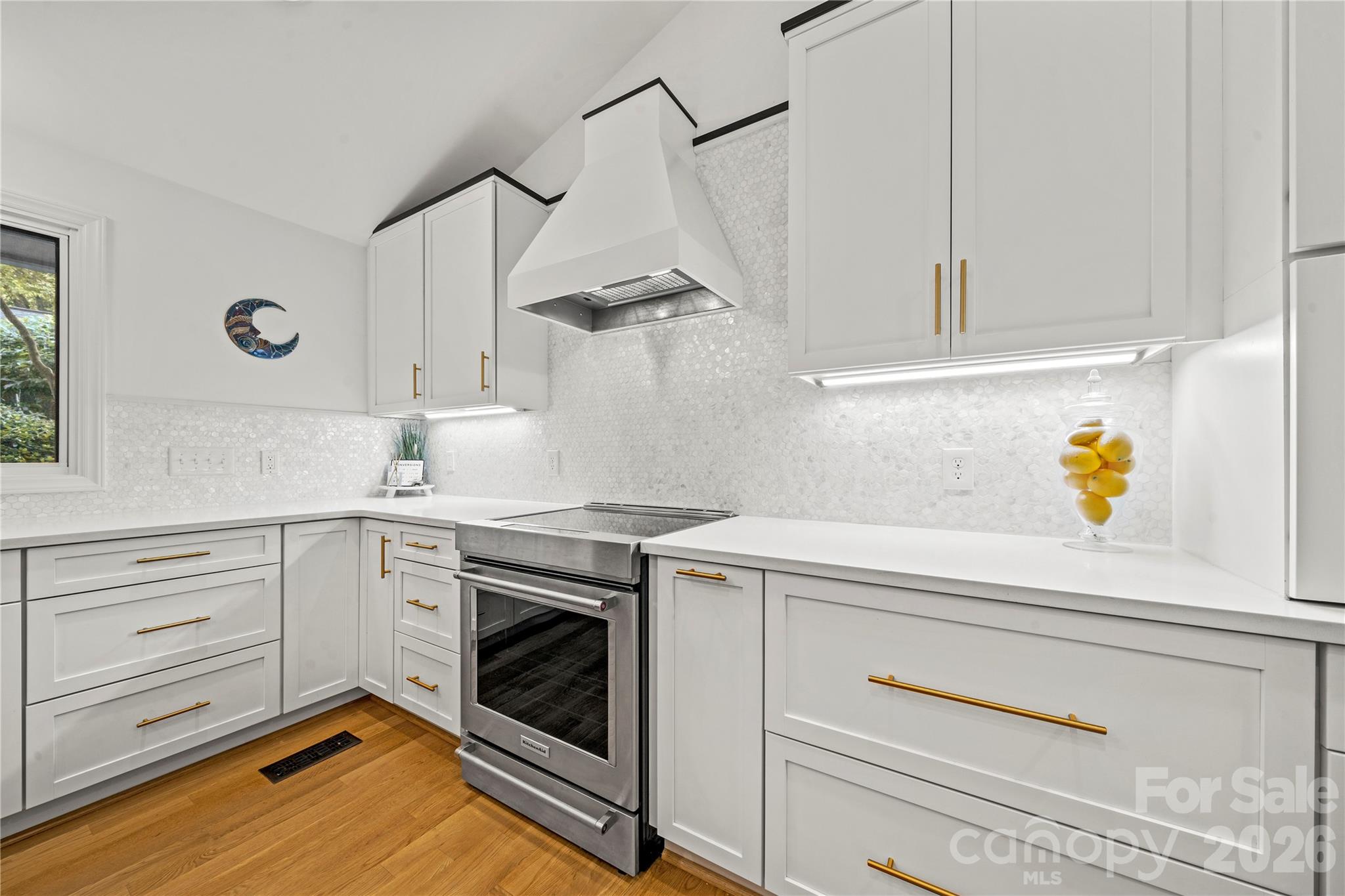 12 Cove Road — Clover