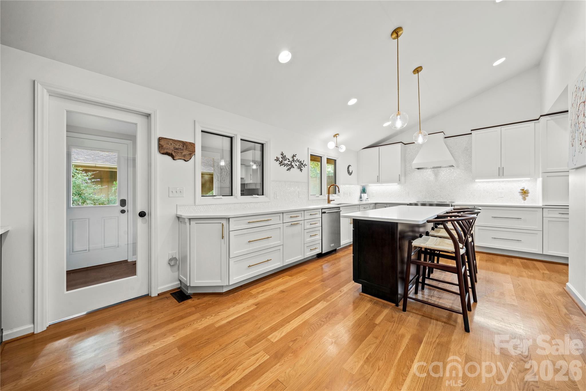 12 Cove Road — Clover