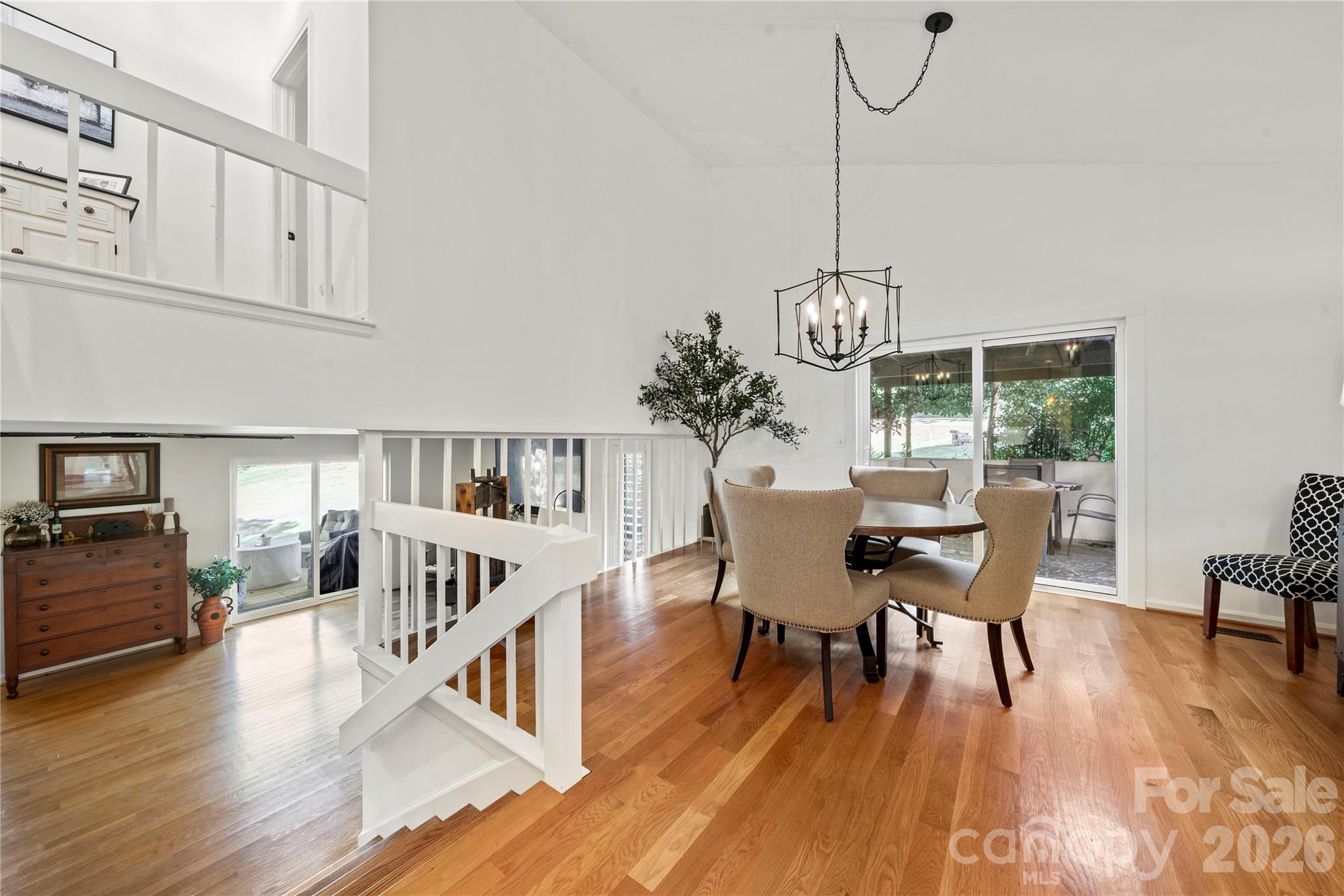 12 Cove Road — Clover